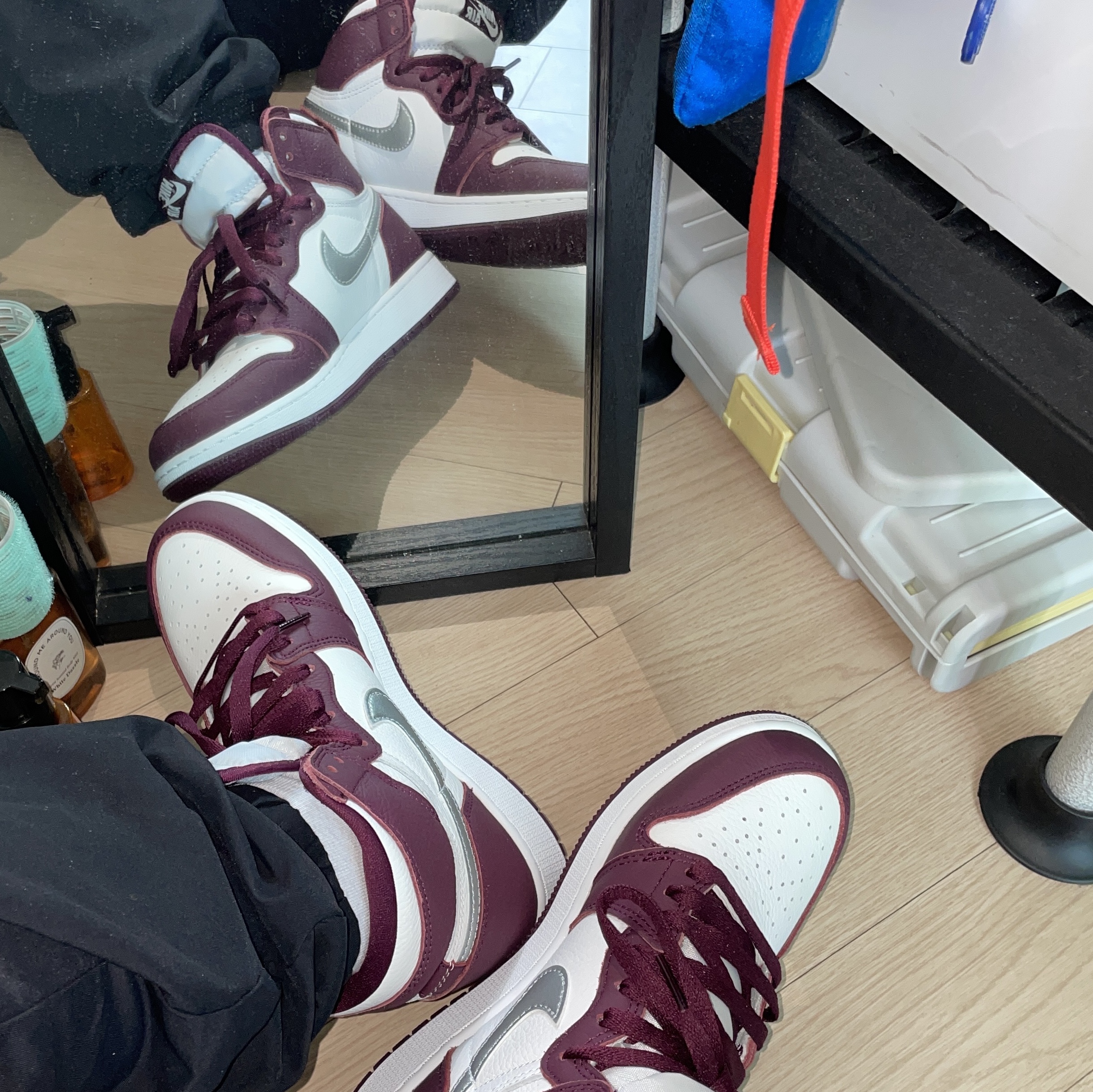 (GS) Jordan 1 Retro High OG Bordeaux 착용 스타일 - 2