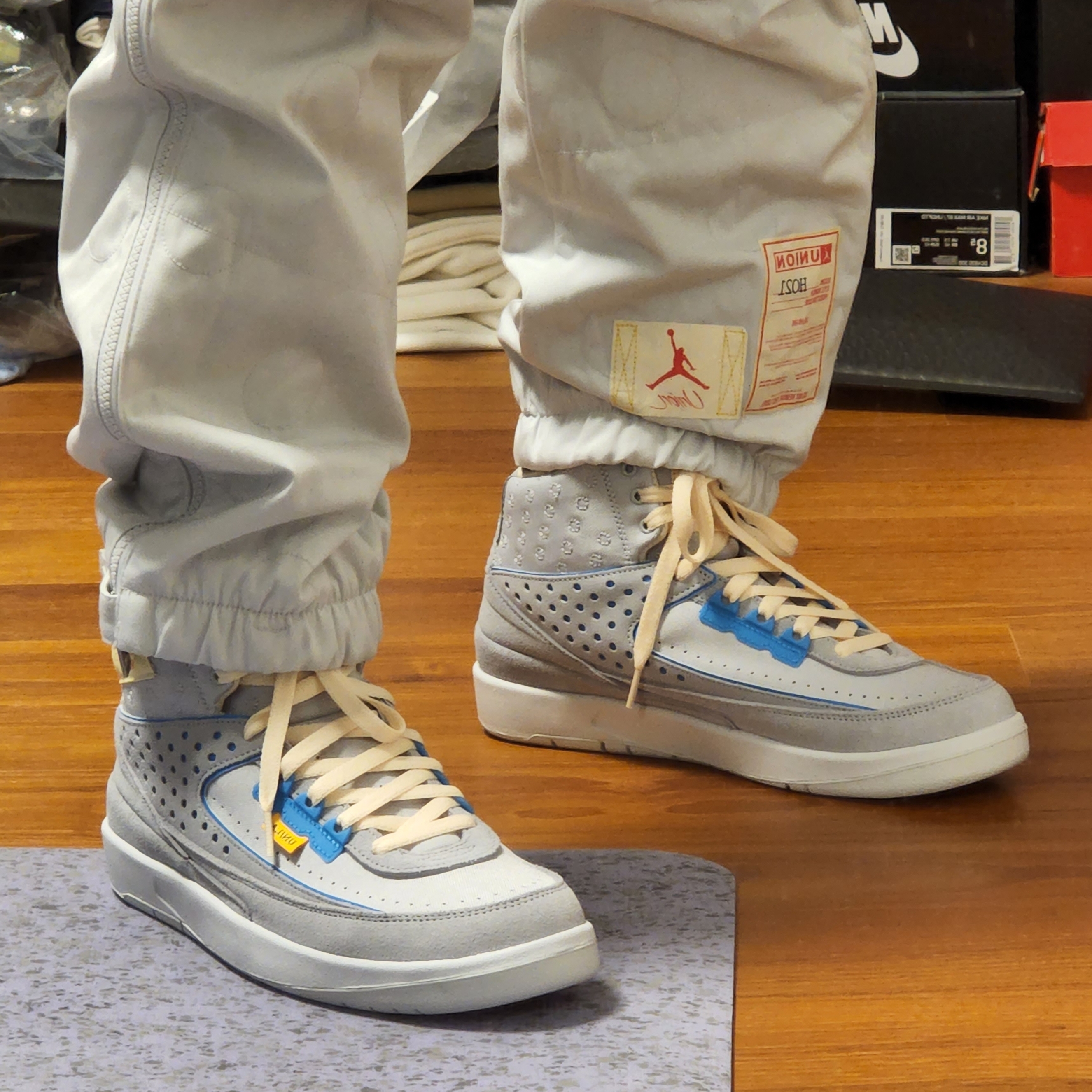 Jordan 2 x Union Retro SP Grey Fog, Jordan x Union Cap Photon Dust 착용 스타일 - 3