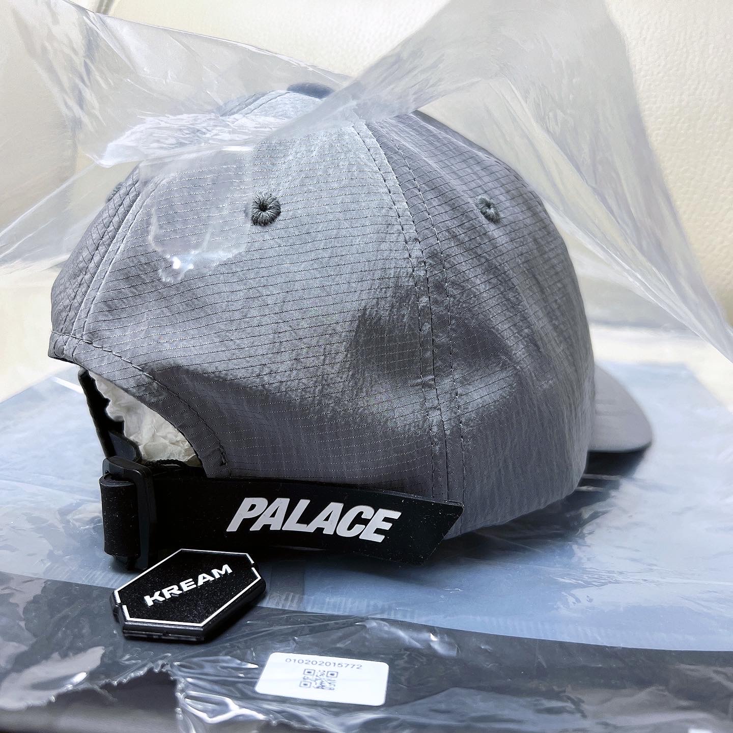 Palace Tri-Ferg Patch Shell 6-Panel Grey - 22SS 착용 스타일 - 2