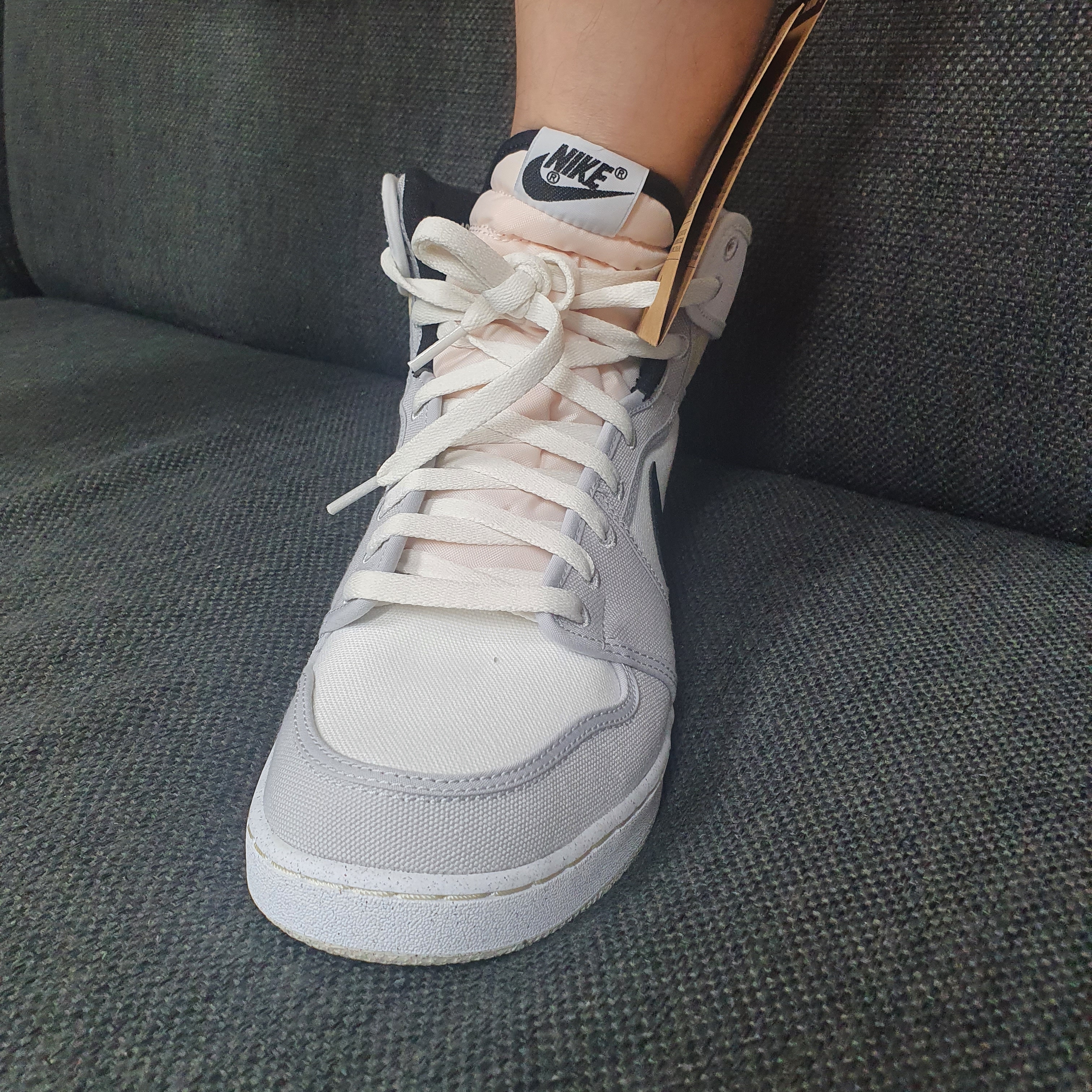 Jordan 1 KO White and Black 착용 스타일 - 4