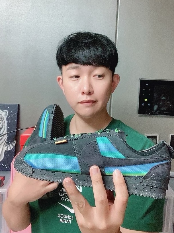 Nike x Union Cortez SP Off Noir, Nike x Stussy WT T-Shirt Green - Asia 착용 스타일