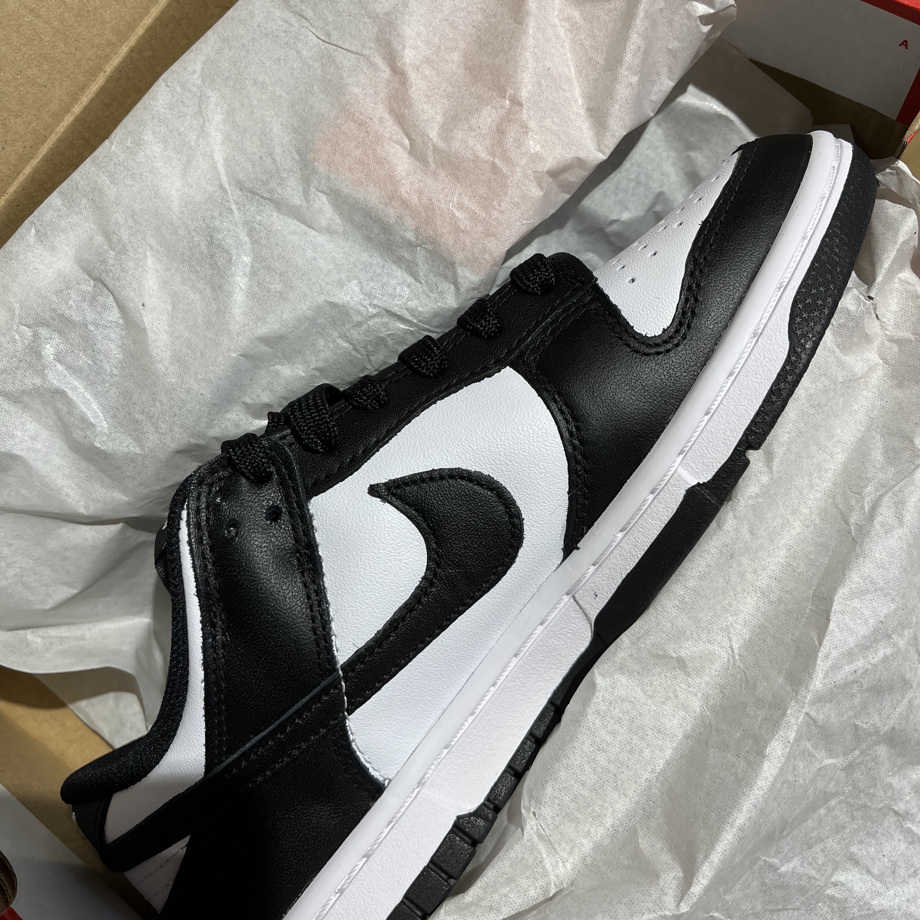 (W) Nike Dunk Low Black 착용 스타일 - 1