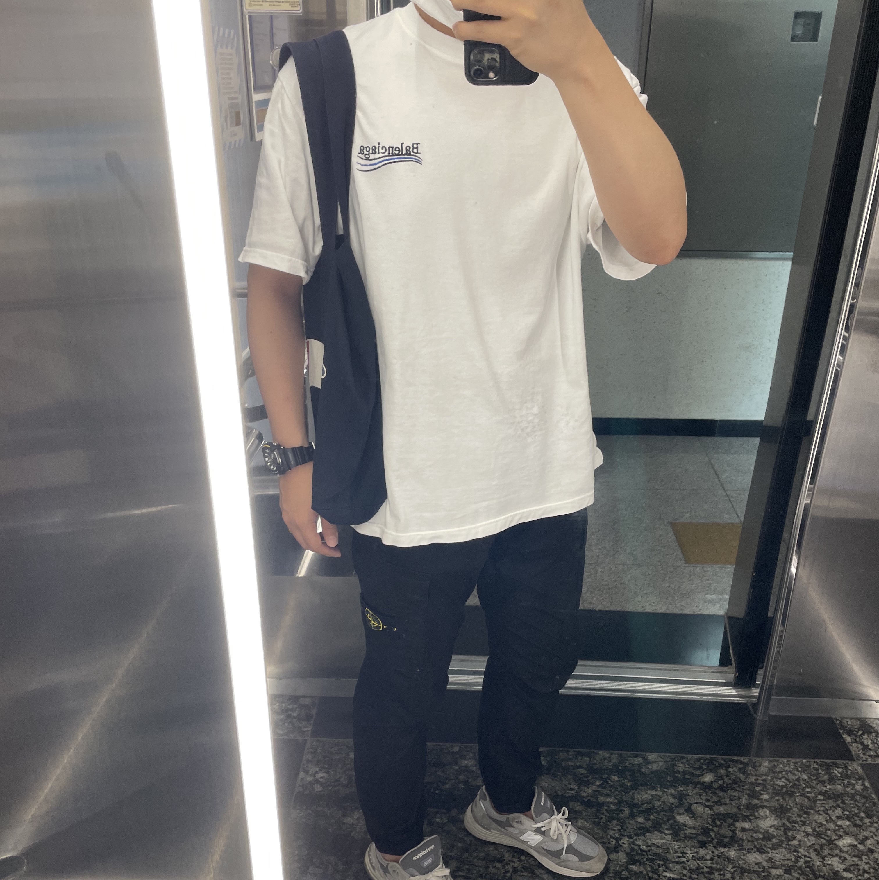 Stone Island 31303 Stretch Cotton Tela Paracadute Cargo Pants Black - 22SS, New Balance 992 Made in USA Grey - D Standard 착용 스타일
