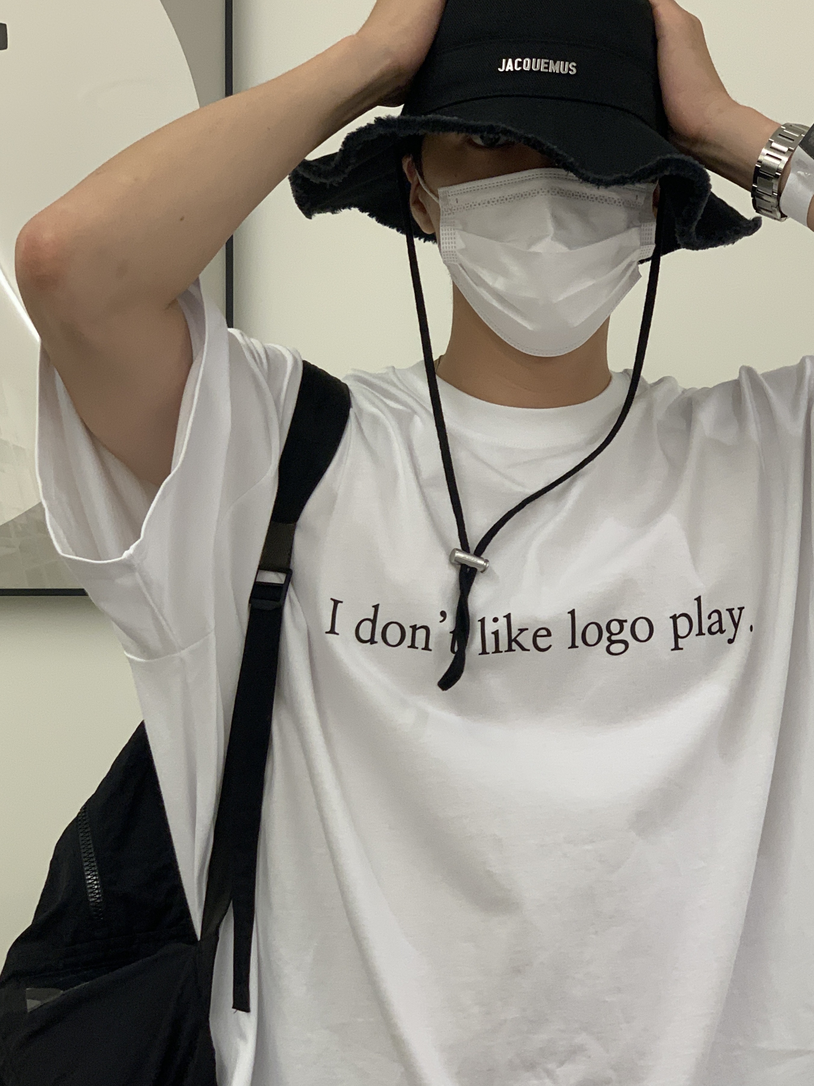 Jacquemus Le Bob Artichaut Bucket Hat Black, Our Legacy Slim Backpack Black Dense Liquid Nylon 착용 스타일 - 1