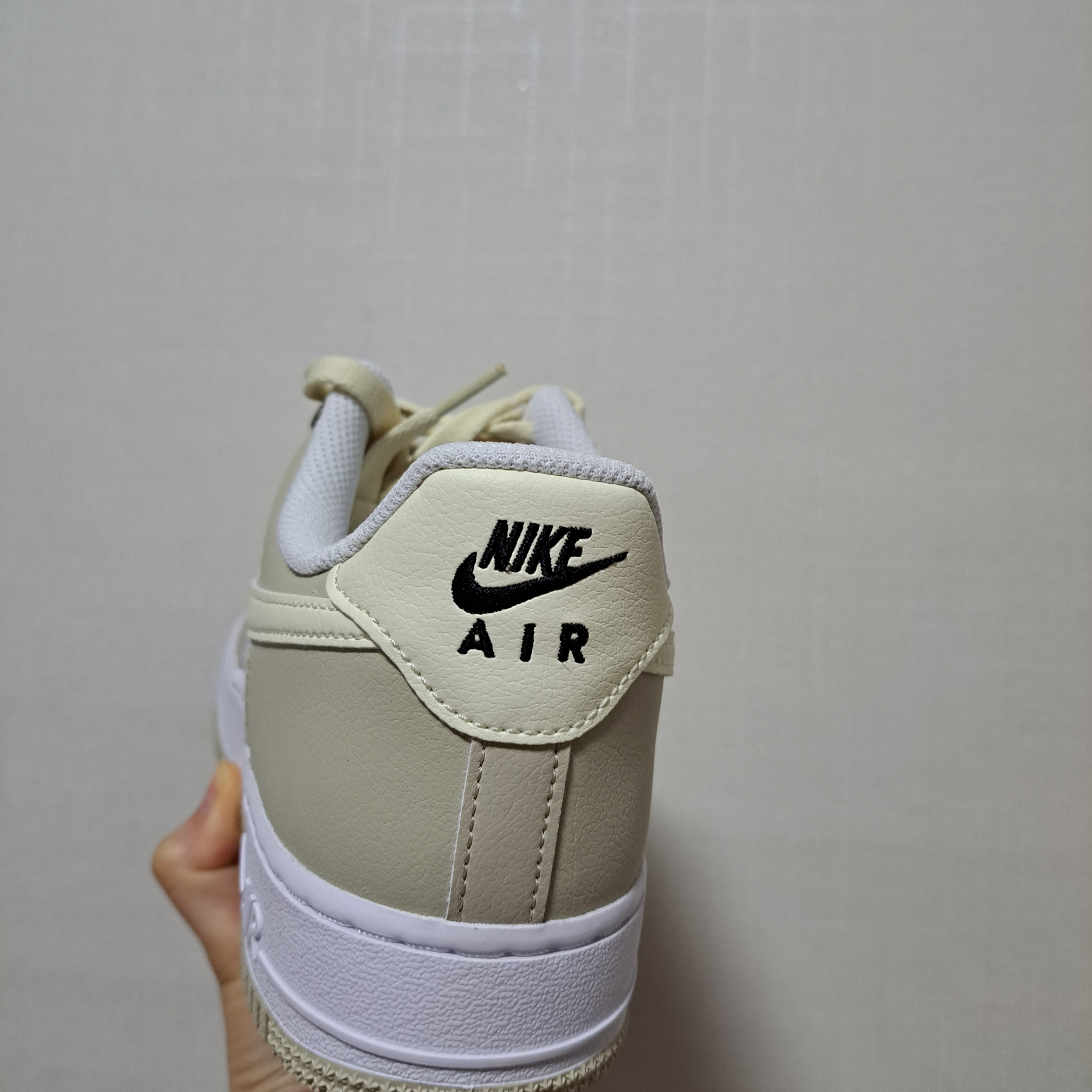 Nike Air Force 1 '07 White Rattan 착용 스타일 - 3