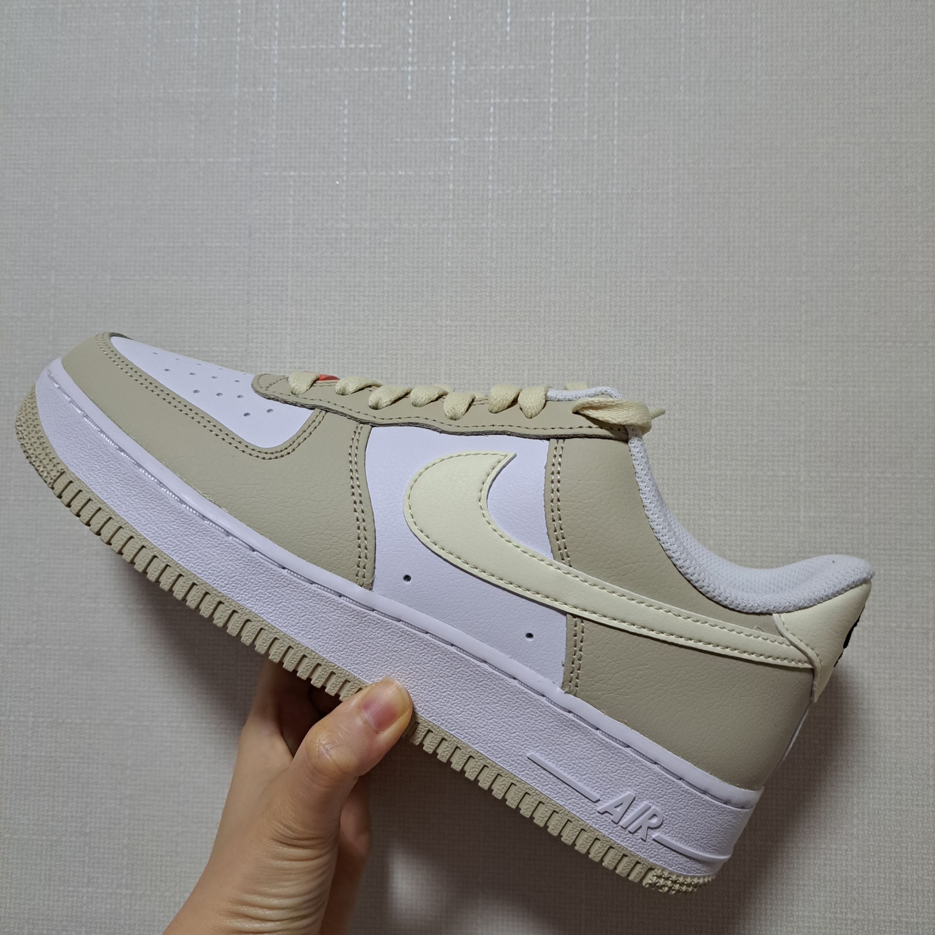 Nike Air Force 1 '07 White Rattan 착용 스타일 - 1