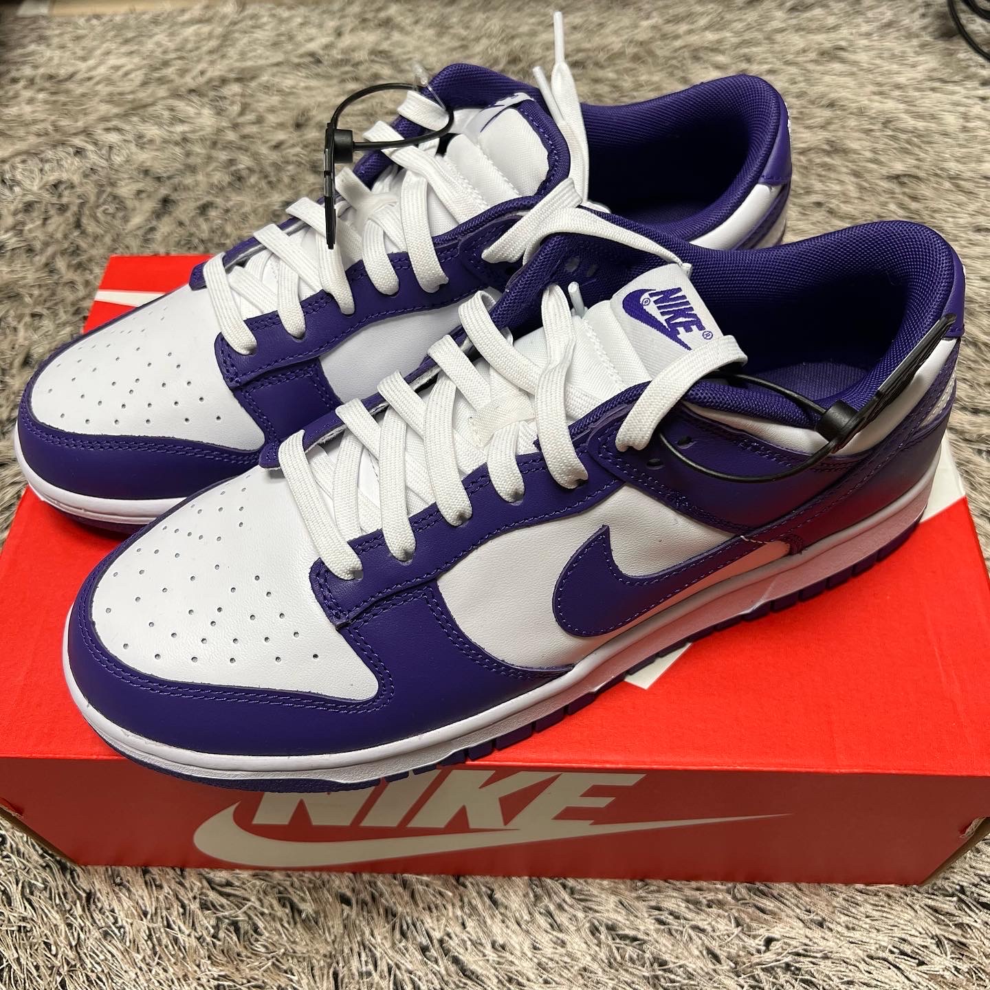 Nike Dunk Low Retro Championship Court Purple 착용 스타일 - 2