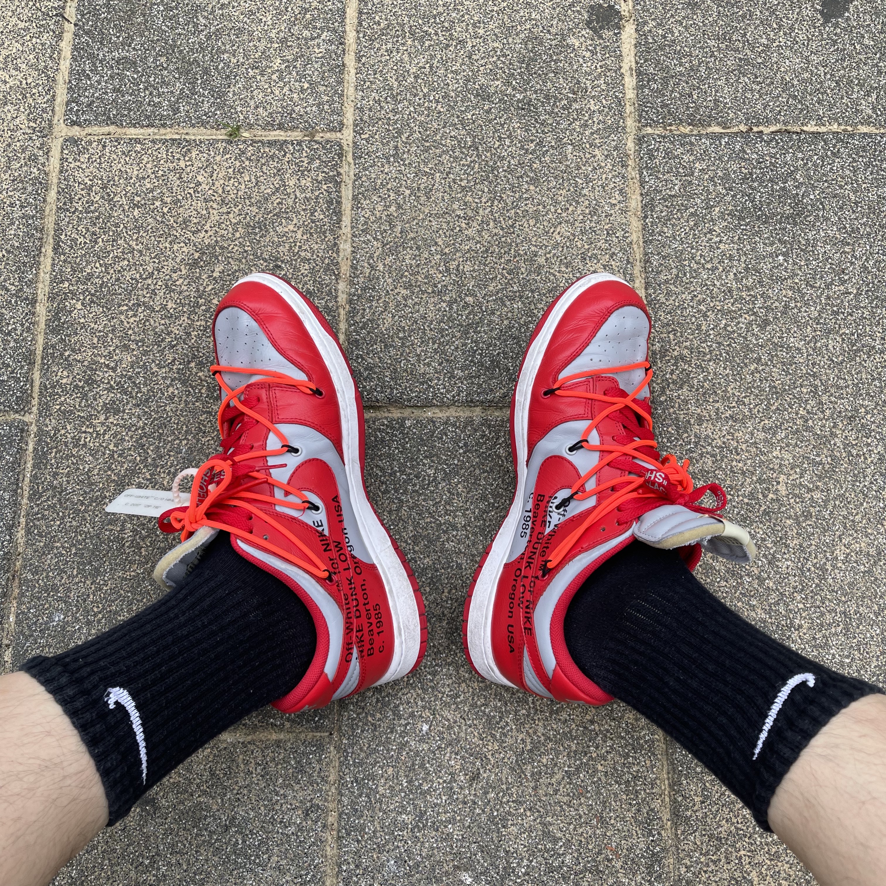 Nike x Off-White Dunk Low University Red 착용 스타일 - 2