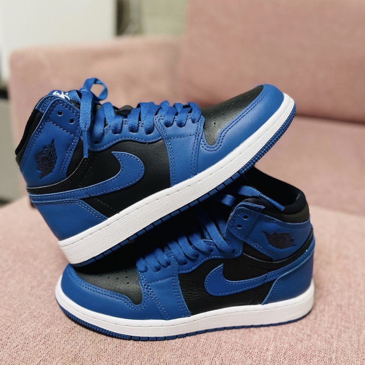 Jordan 1 Retro High OG Dark Marina Blue 착용 스타일 - 2