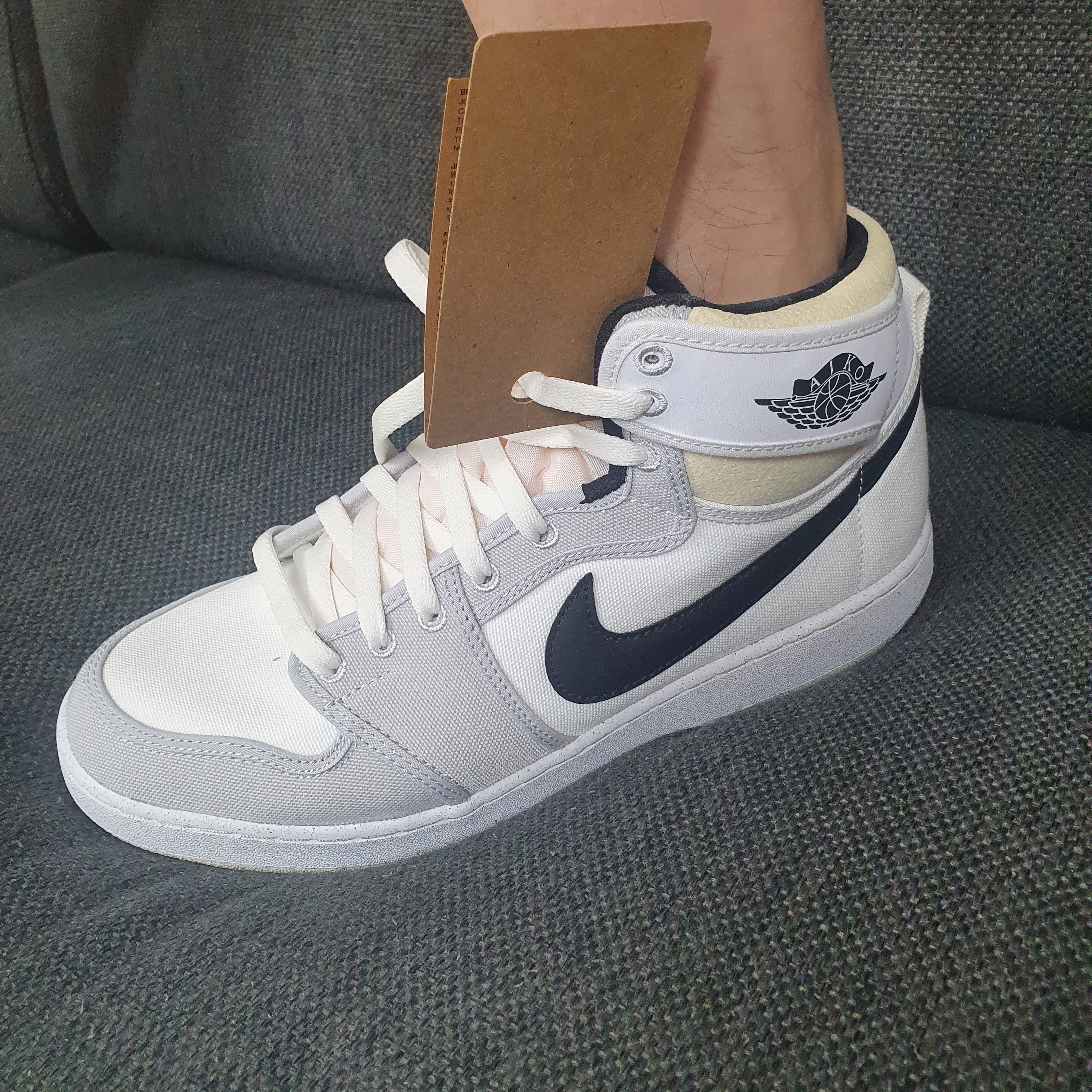 Jordan 1 KO White and Black 착용 스타일 - 3