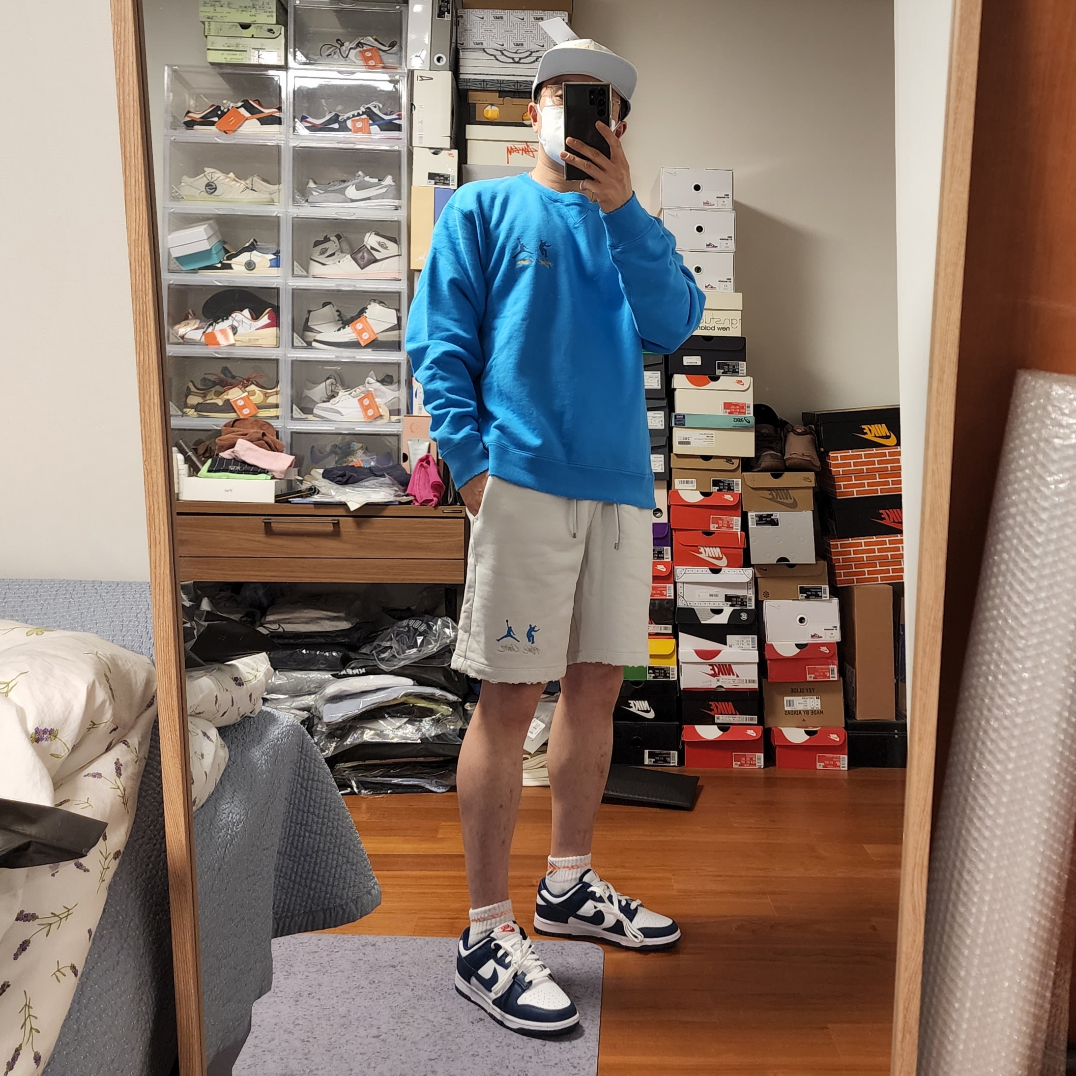 Jordan x Union Cap Photon Dust, Jordan x Union Fleece Crew Equater Blue - Asia 착용 스타일 - 1