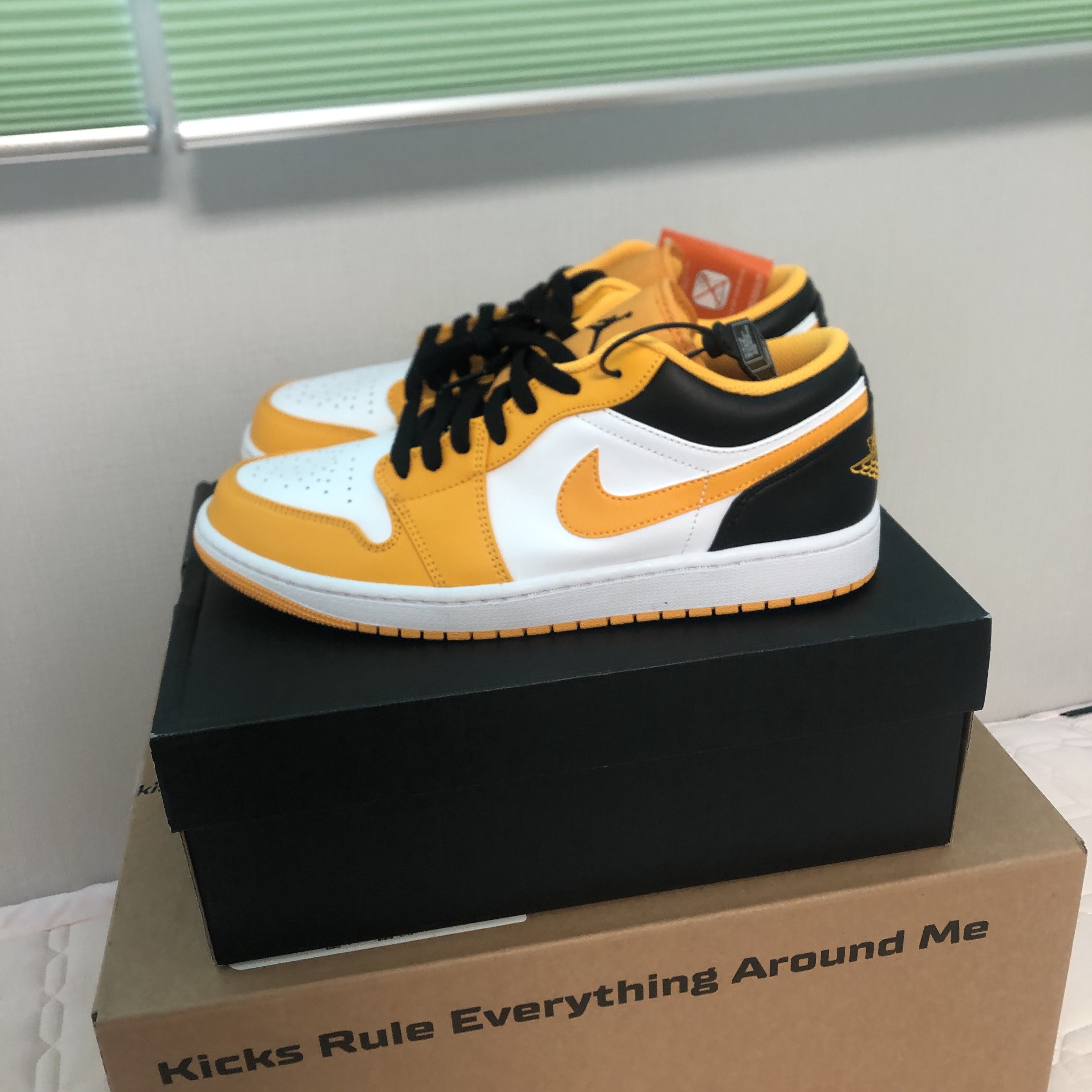 Jordan 1 Low Taxi 착용 스타일