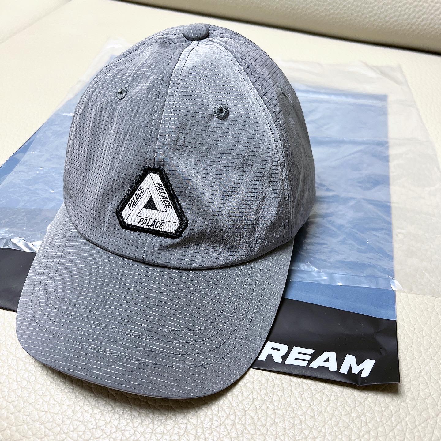 Palace Tri-Ferg Patch Shell 6-Panel Grey - 22SS 착용 스타일 - 1