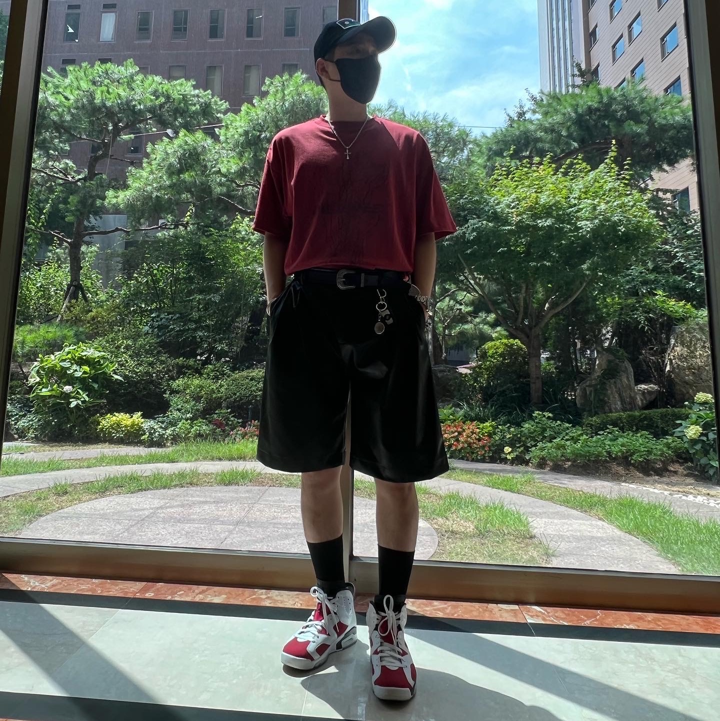 Jordan 6 Retro Carmine 2021 착용 스타일 - 2