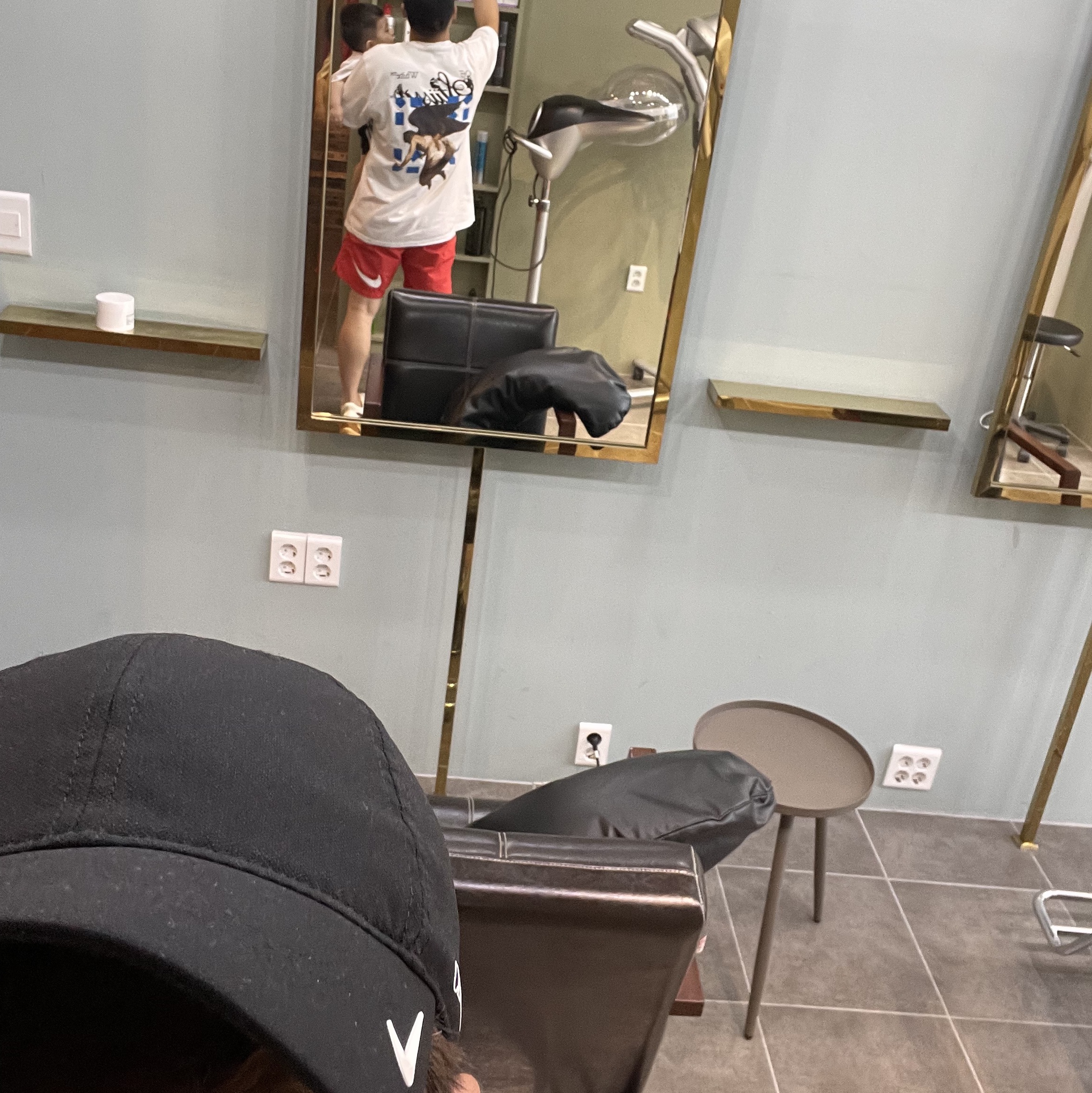 Nike x Drake Nocta Golf Cap Black, Stussy x Off-White 40 WT T-Shirt 착용 스타일