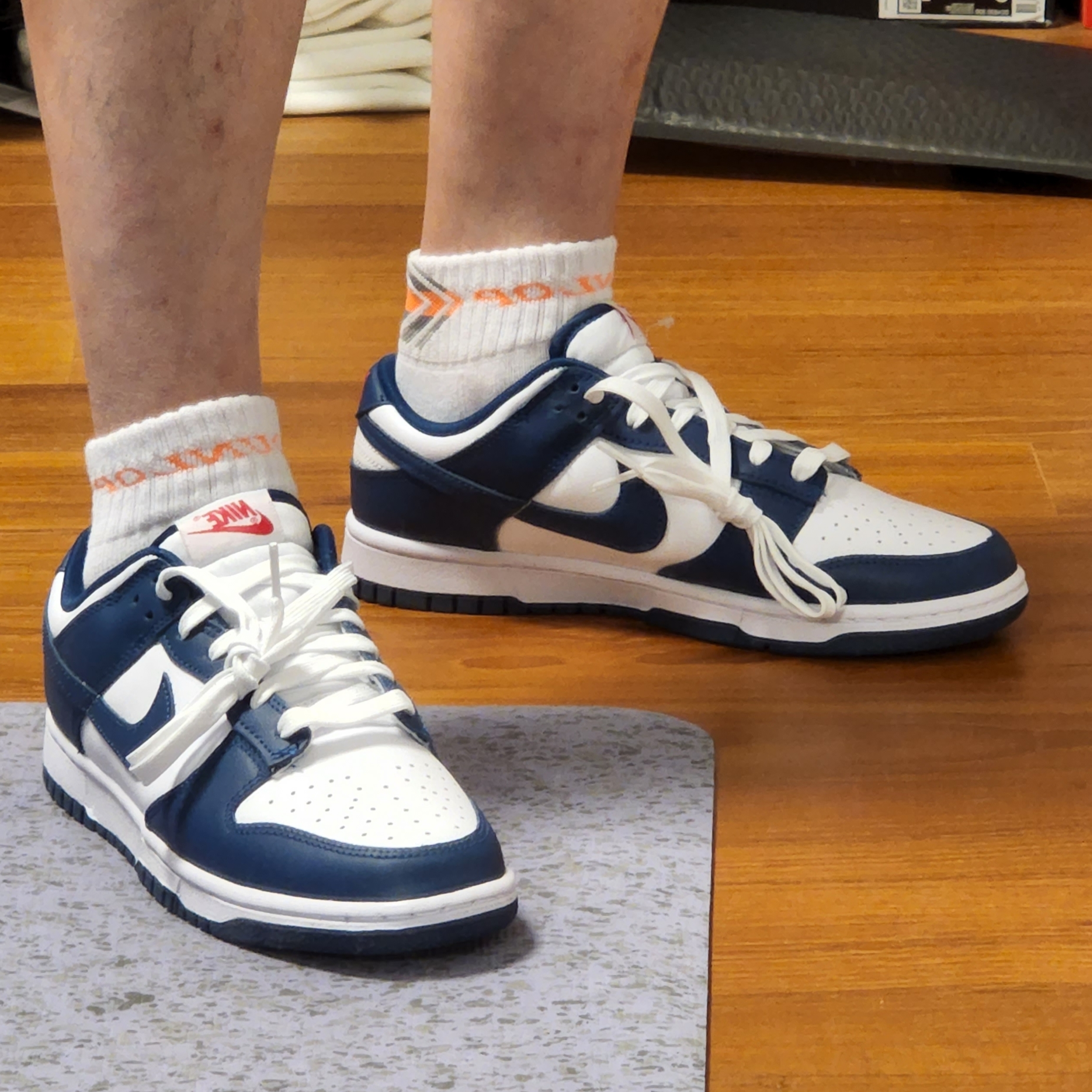 Jordan x Union Cap Photon Dust, Jordan x Union Fleece Crew Equater Blue - Asia 착용 스타일 - 2
