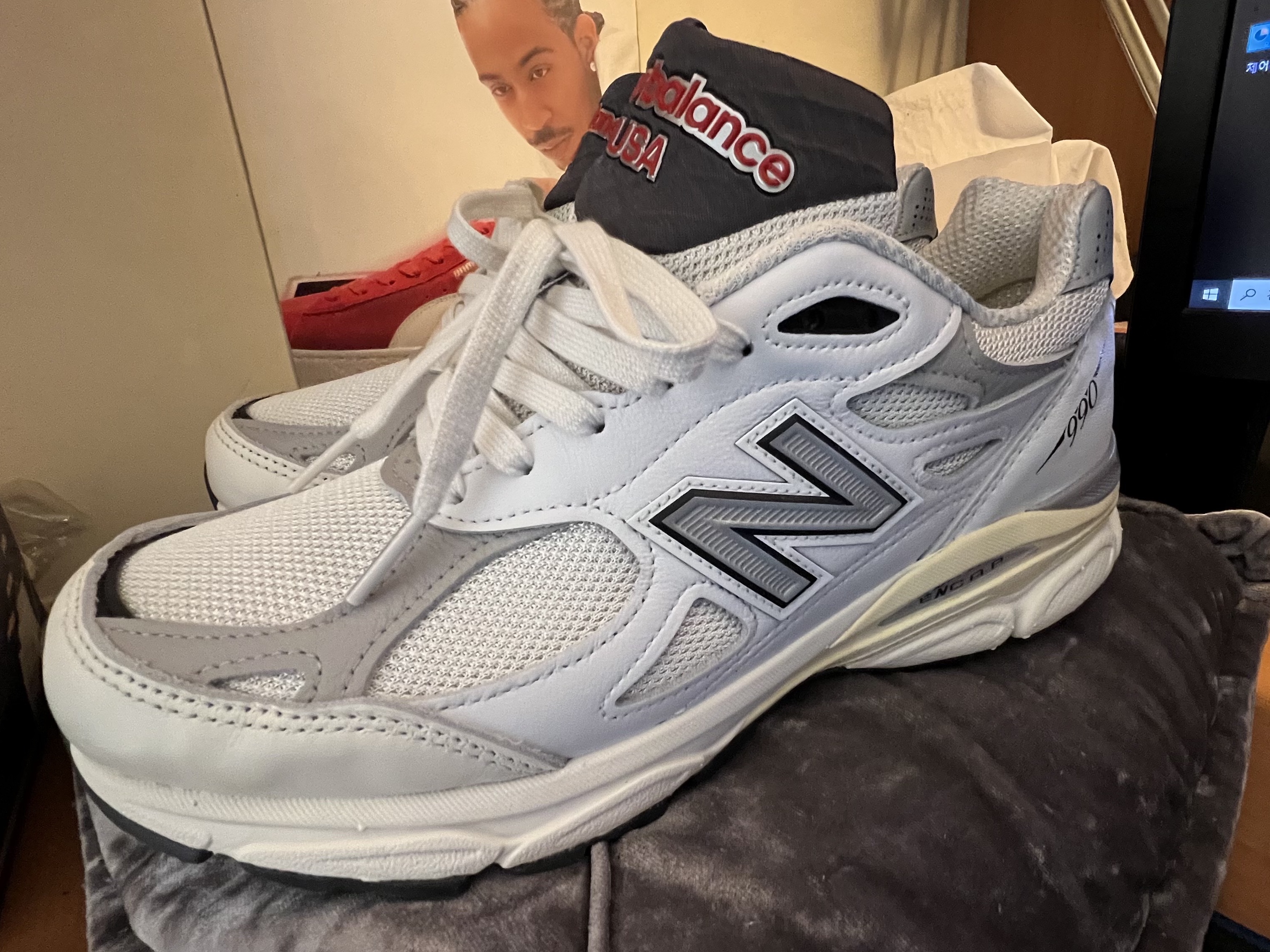 New Balance 990v3 Made in USA Sea Salt 착용 스타일 - 1