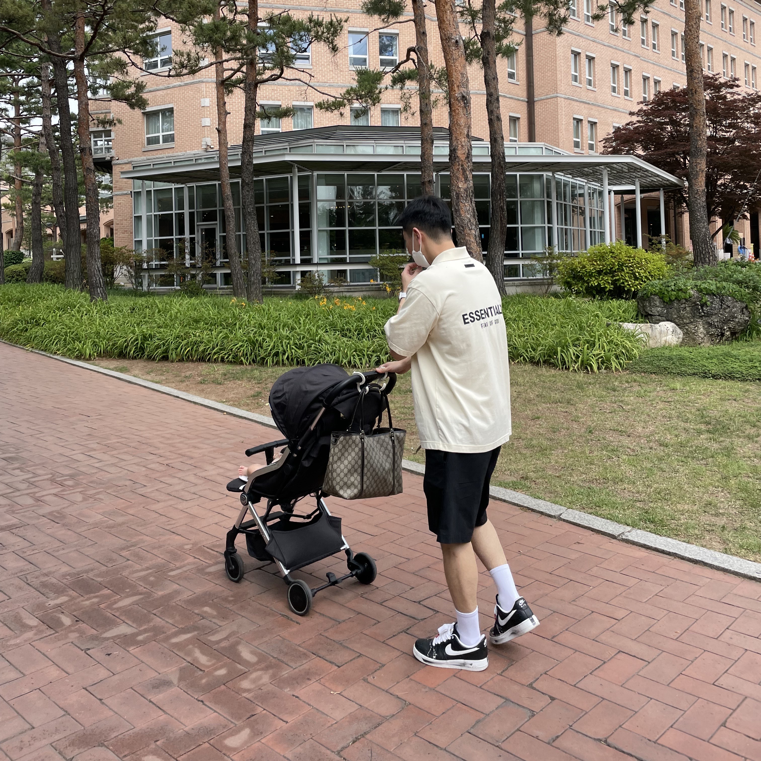 Essentials Short Sleeve Polo Cream - 21SS, Nike x Peaceminusone Air Force 1 Low Para-Noise 착용 스타일