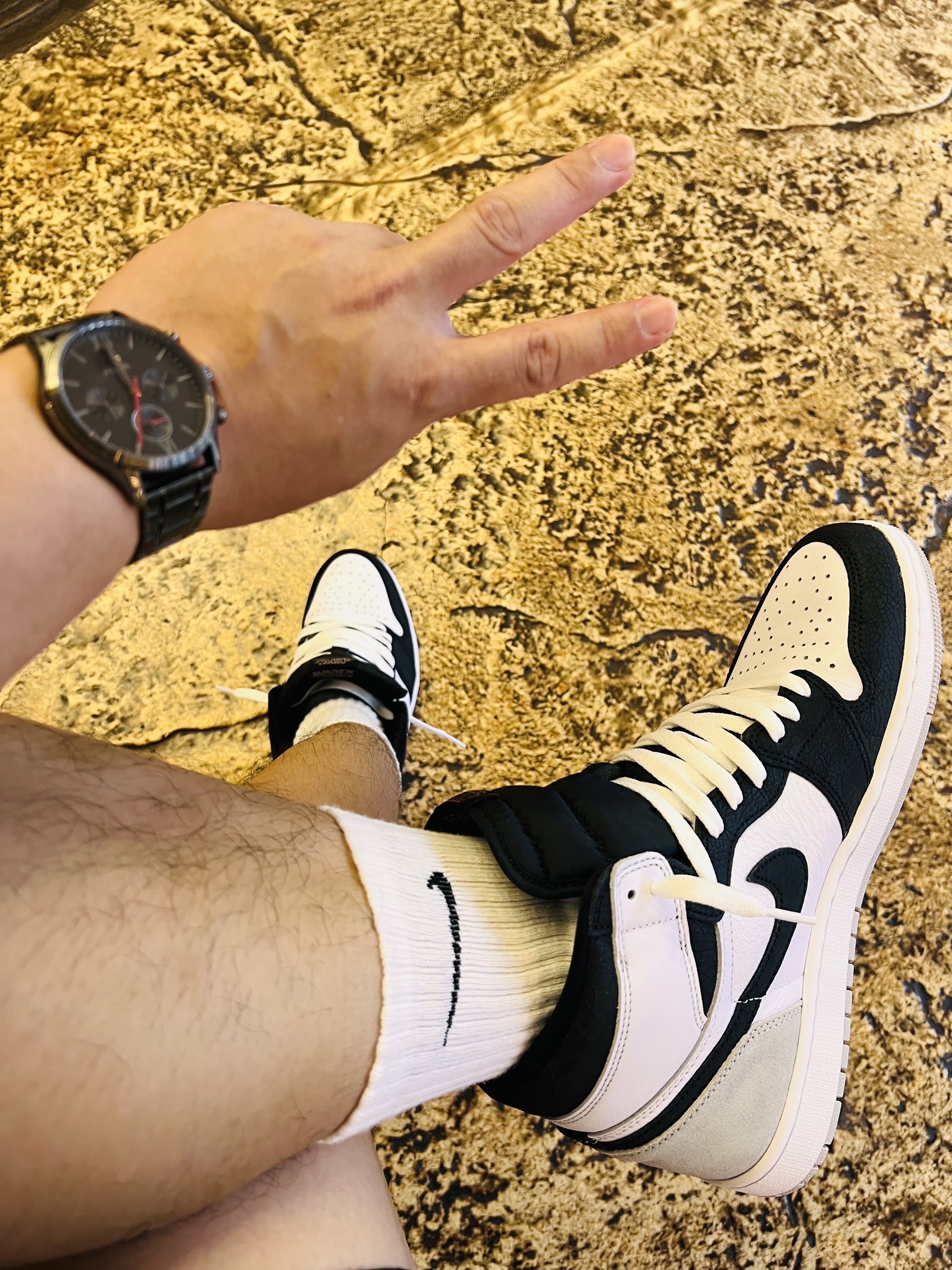 Jordan 1 Retro High OG Bleached Coral 착용 스타일 - 3