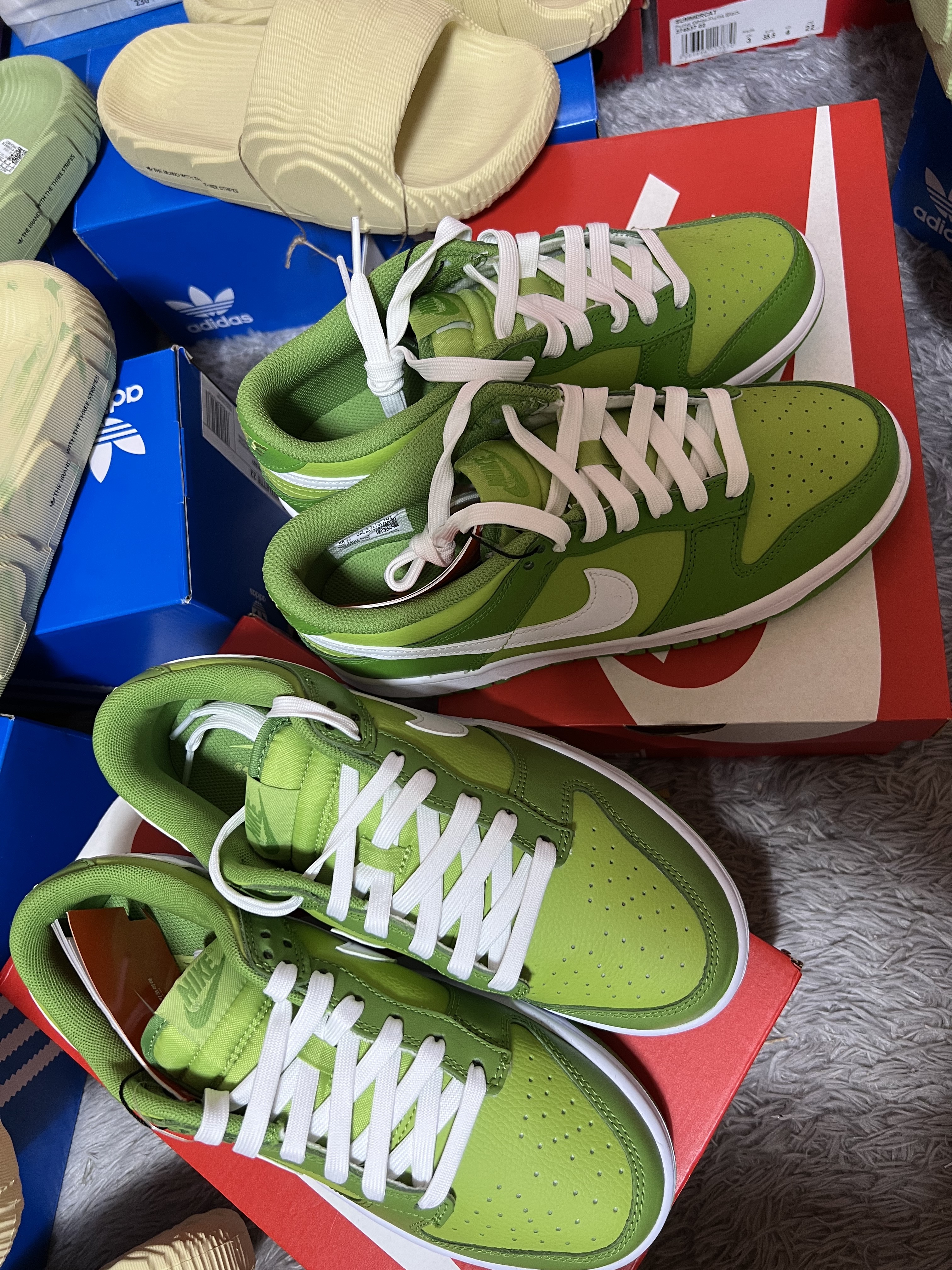 Nike Dunk Low Retro Vivid Green 착용 스타일 - 2