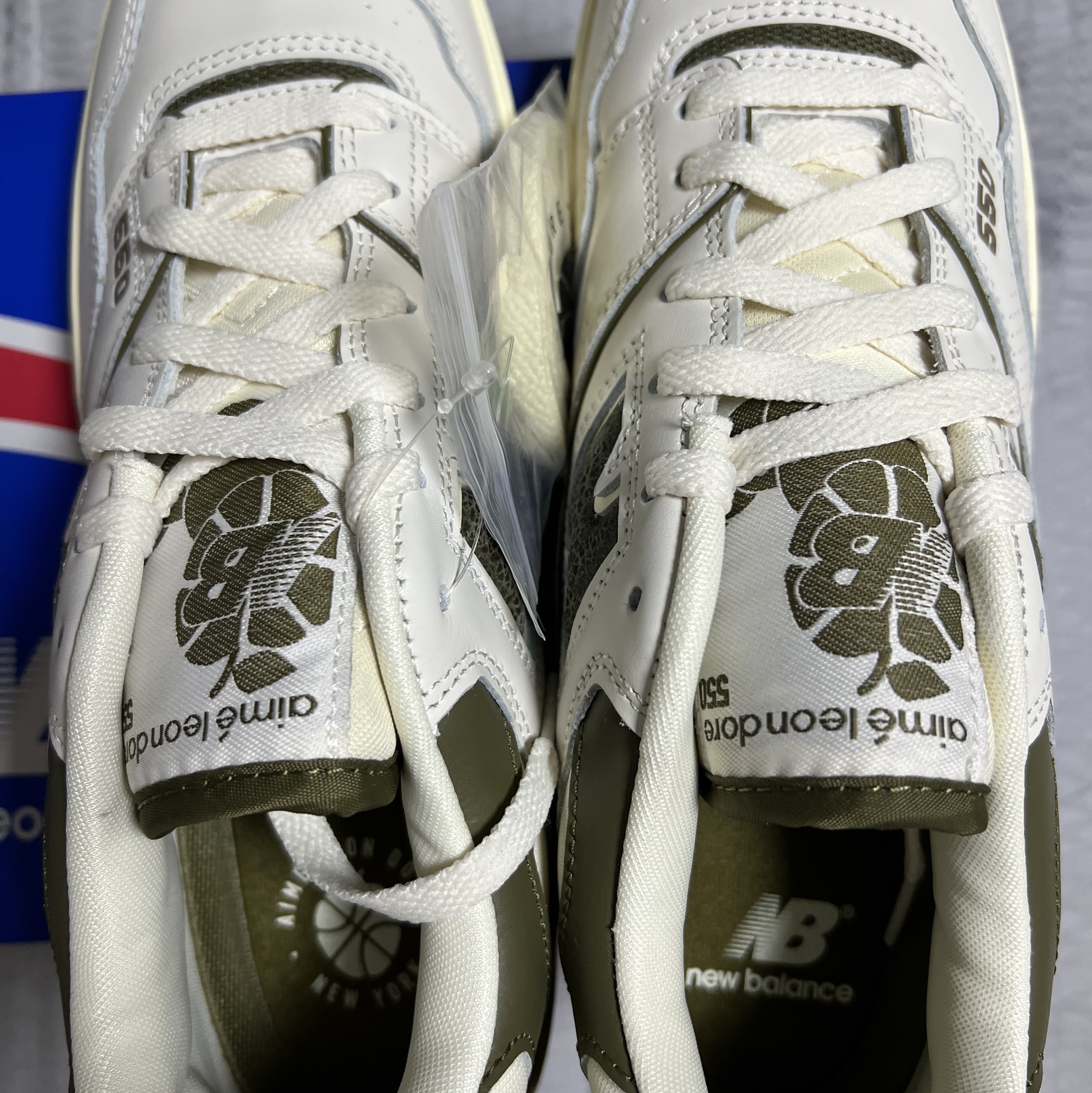 New Balance x Aime Leon Dore 550 Olive 착용 스타일 - 2