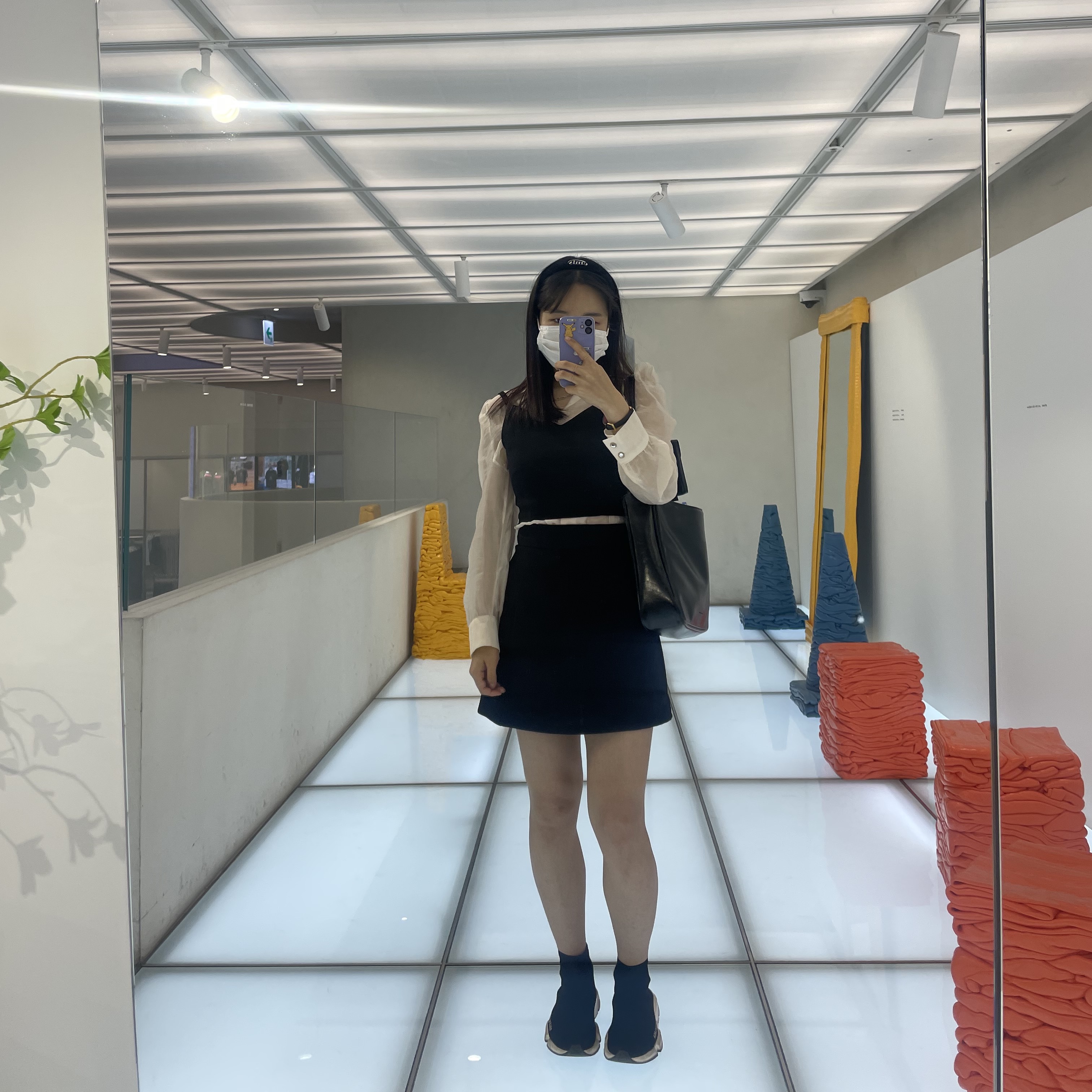 (W) Balenciaga Speed Trainer Black White 2021/2022 착용 스타일