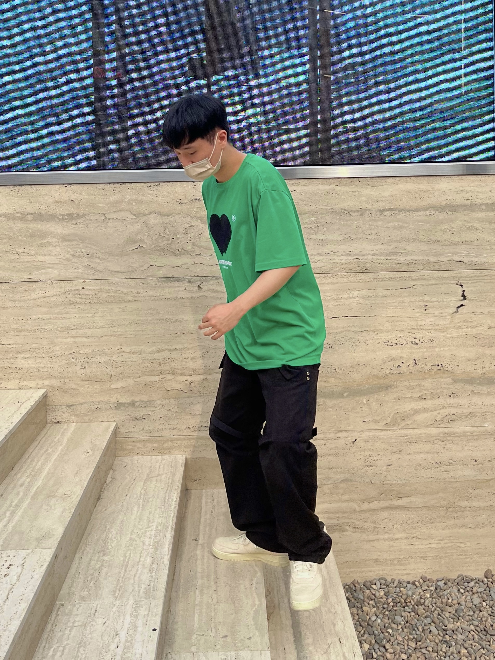 Ader Error Twin Heart Logo T-Shirt Green, Nike x Stussy Air Force 1 '07 Mid SP Fossil 착용 스타일