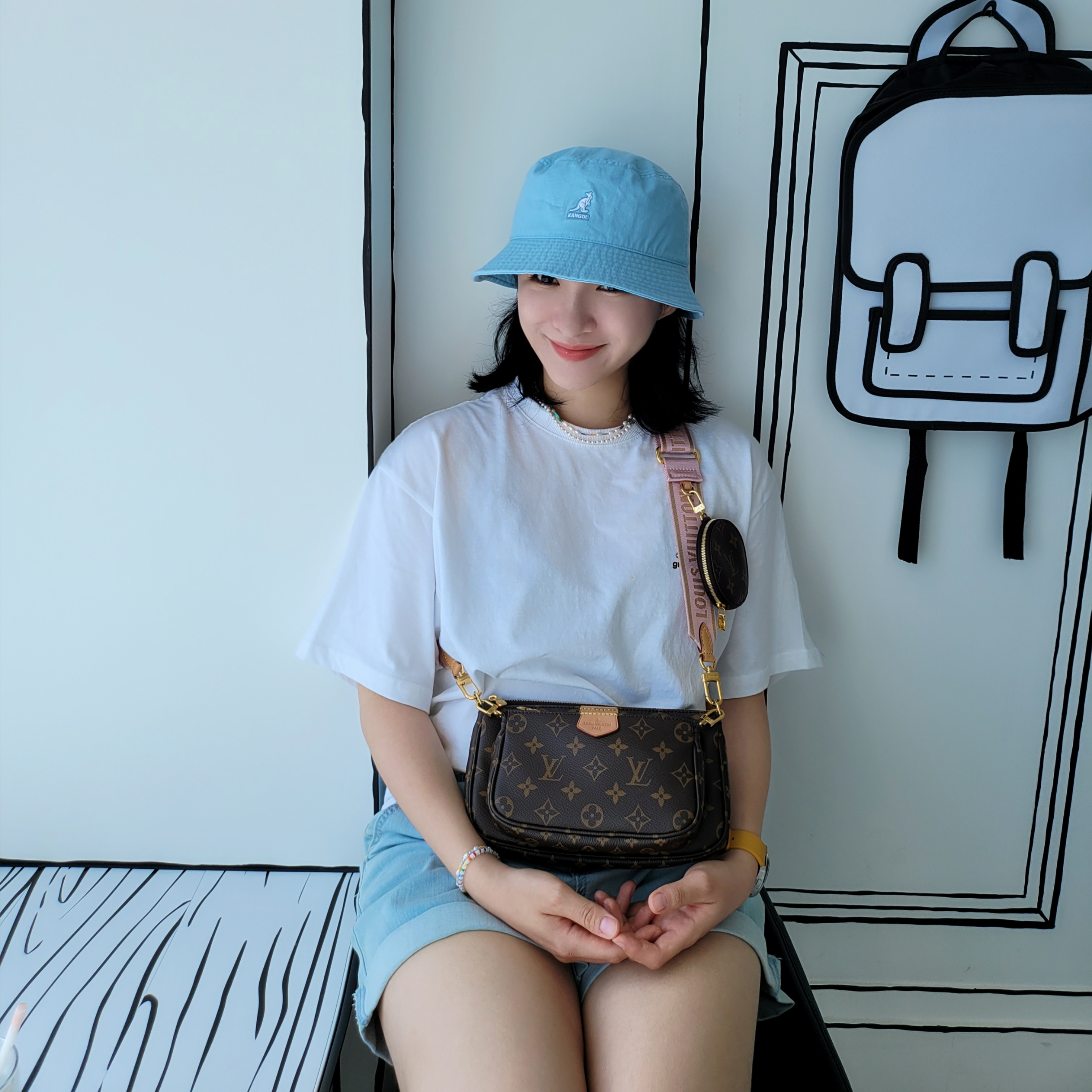 Louis Vuitton Multi Pochette Accessoires Monogram Light Pink 착용 스타일