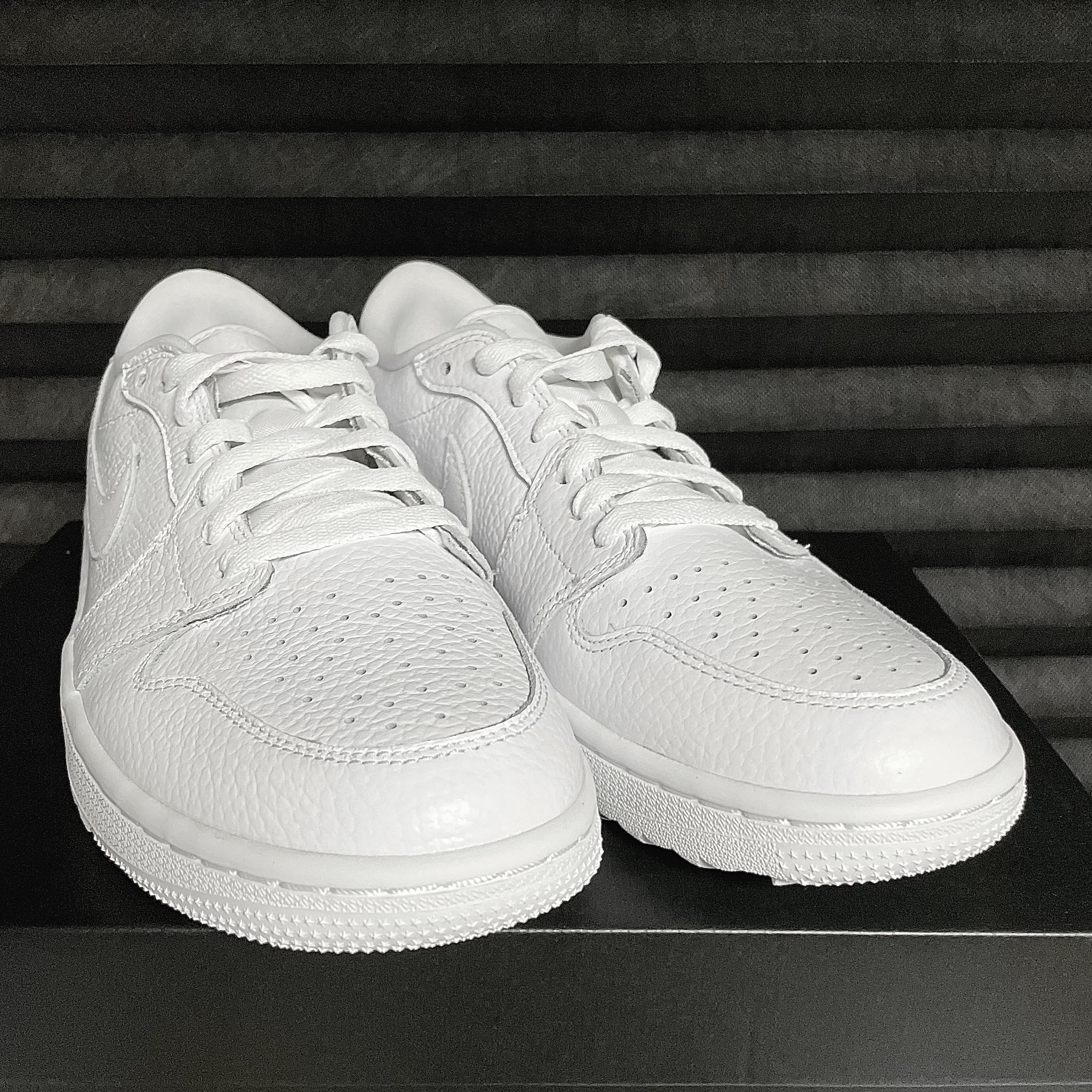 Jordan 1 Low Golf Triple White 착용 스타일