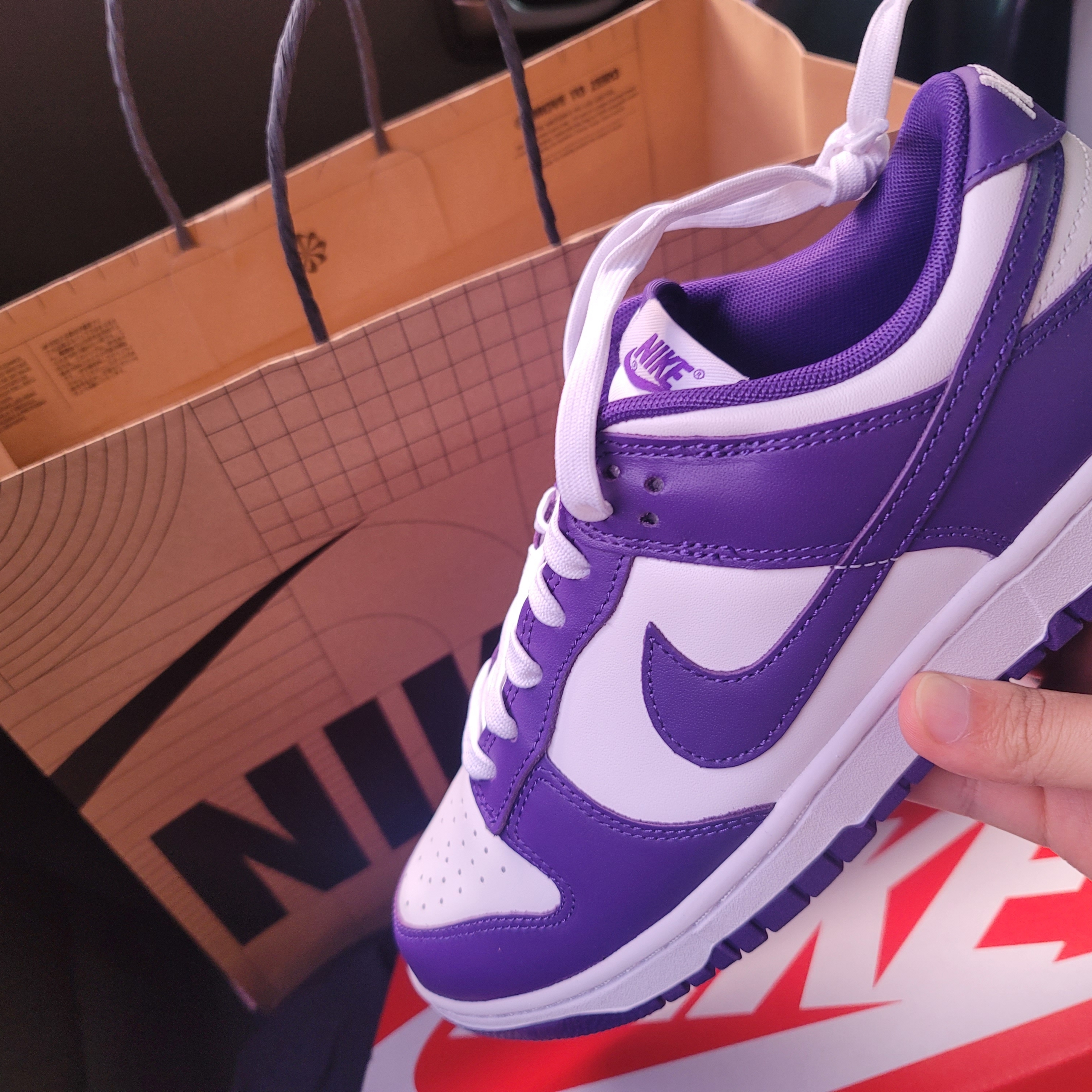 Nike Dunk Low Retro Championship Court Purple 착용 스타일 - 1