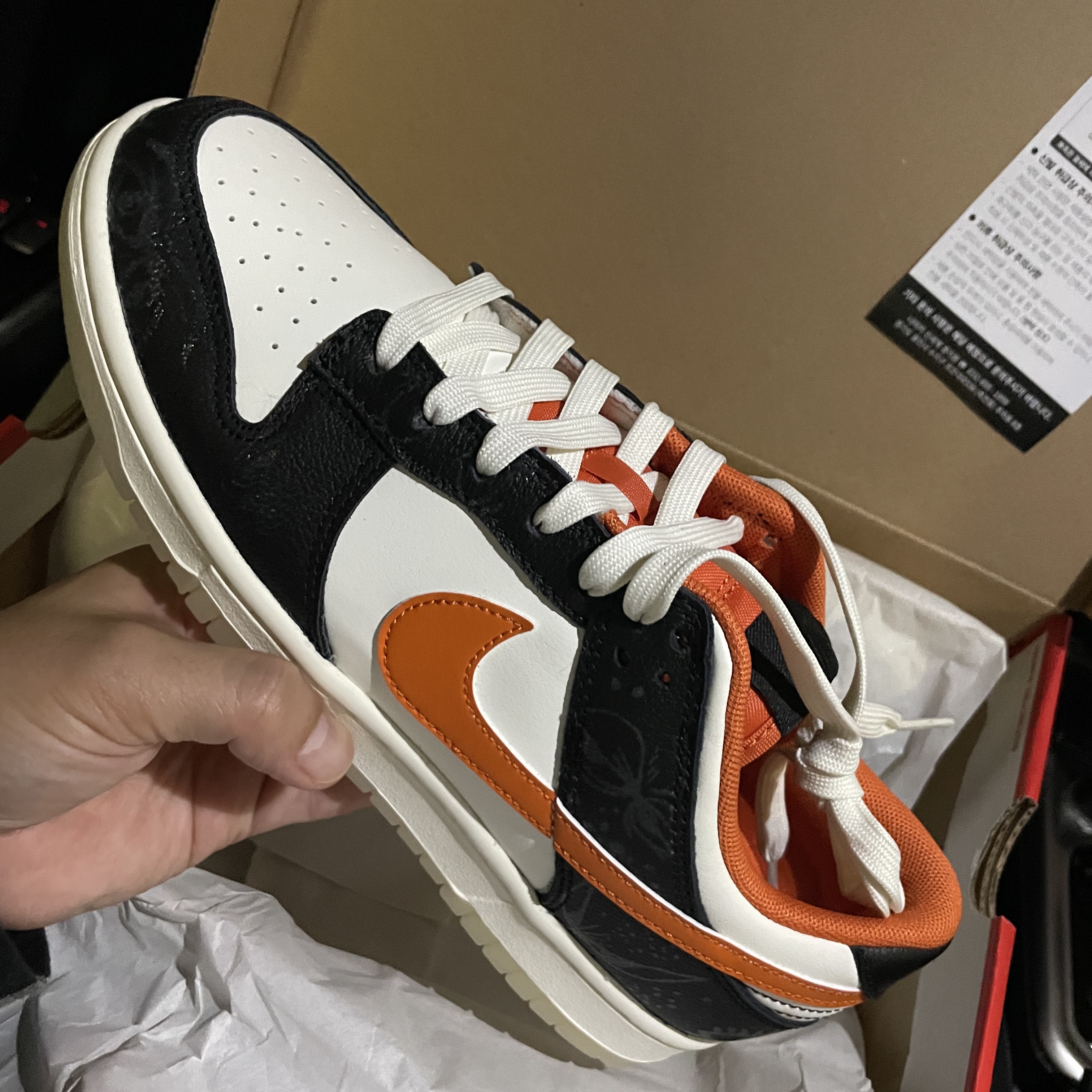 Nike Dunk Low Retro PRM Halloween 착용 스타일