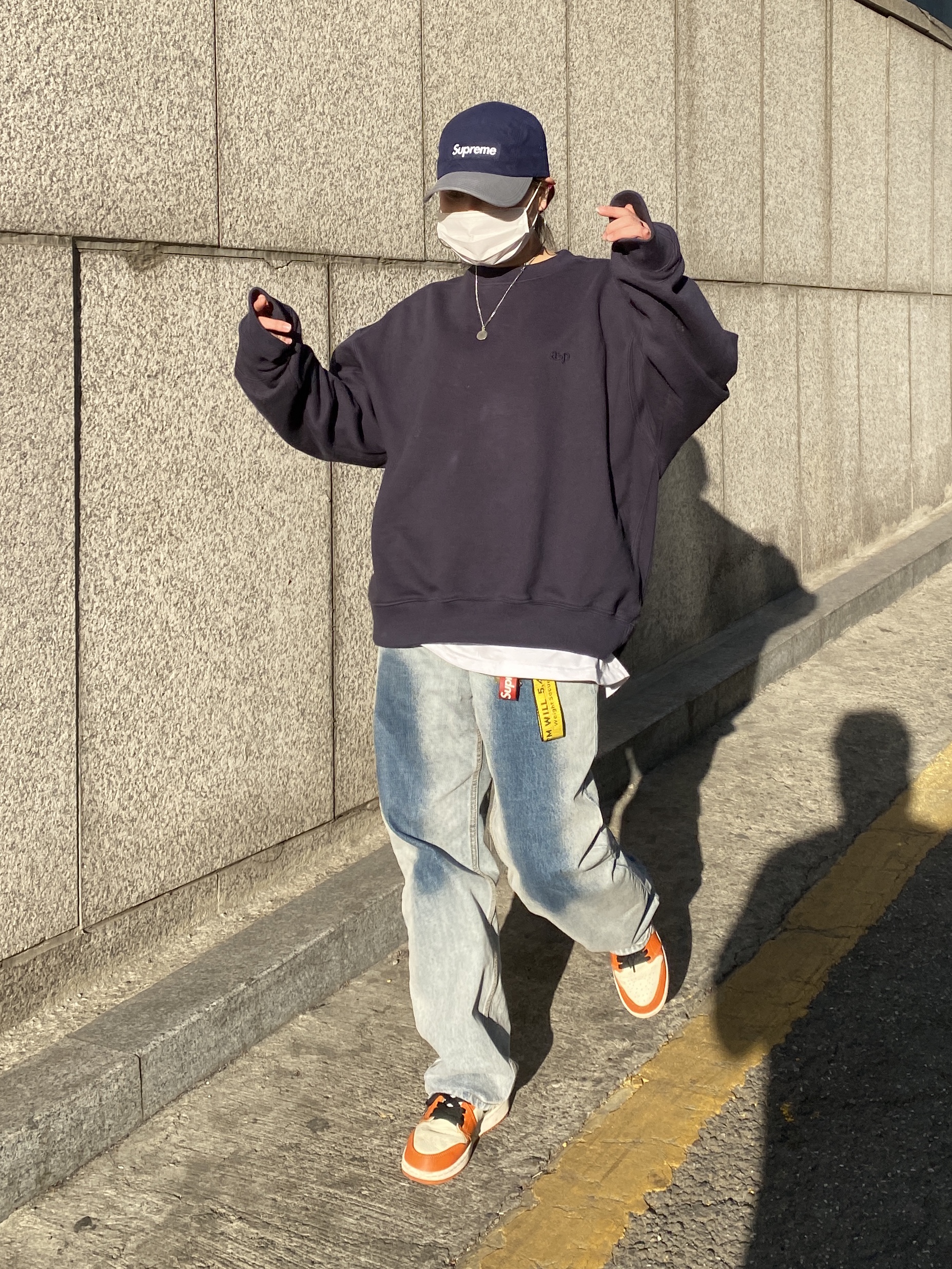 Supreme Waxed Cotton Camp Cap Navy - 21FW, Supreme Leather Key Loop Red - 21SS 착용 스타일