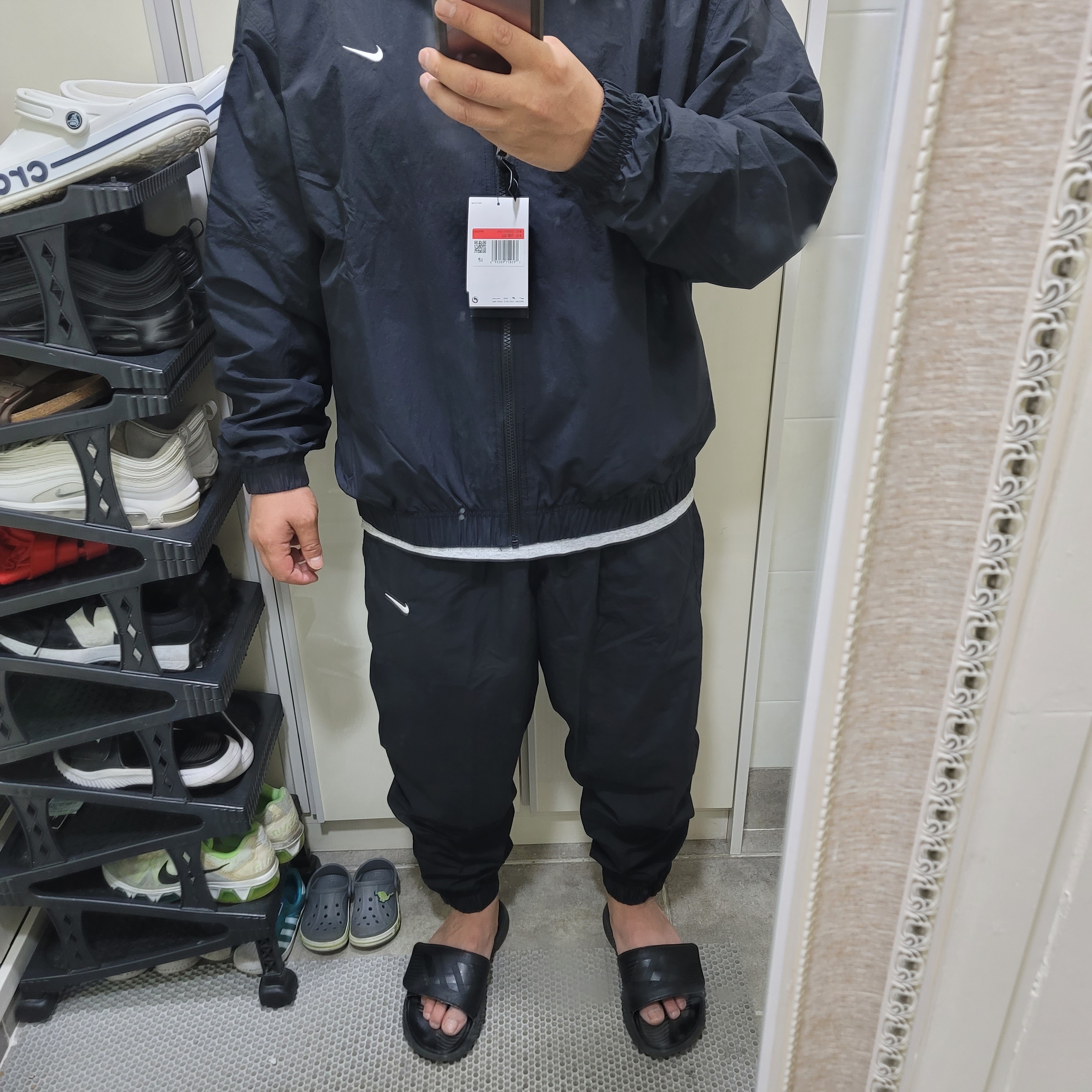 Nike NRG Solo Swoosh Woven Track Jacket Black - Asia, Nike NRG Solo Swoosh Woven Track Pants Black White - Asia 착용 스타일