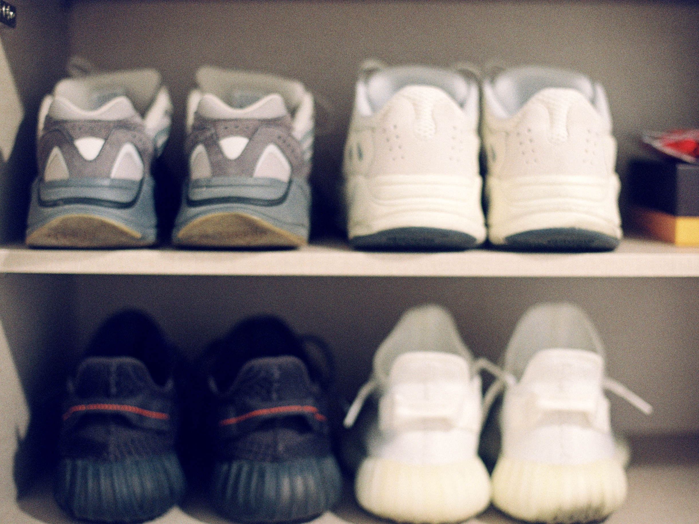 Adidas Yeezy Boost 700 V2 Tephra, Adidas Yeezy Boost 700 Analog 2019 착용 스타일