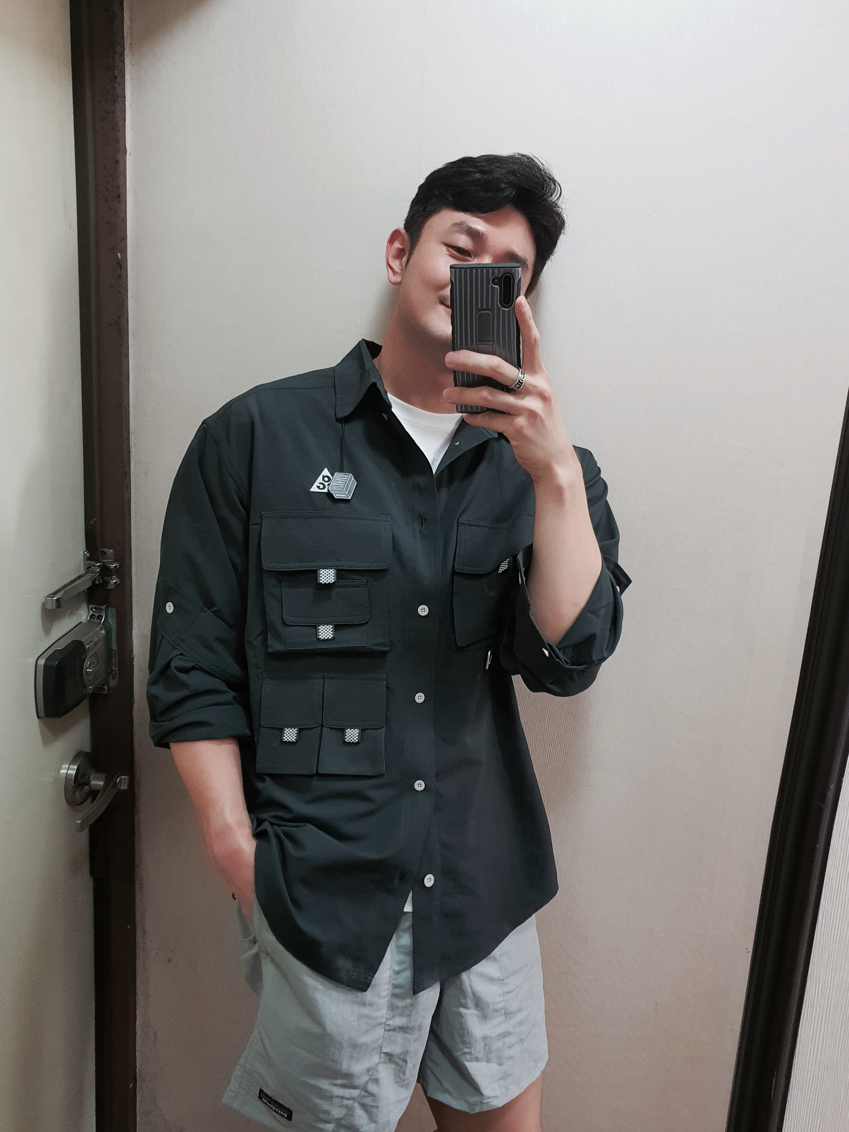 Nike ACG Dri-Fit UV Devastation Trail Shirt Dark Smoke Grey - Asia, Patagonia Baggies Shorts 5 Inch Salt Grey 착용 스타일 - 2