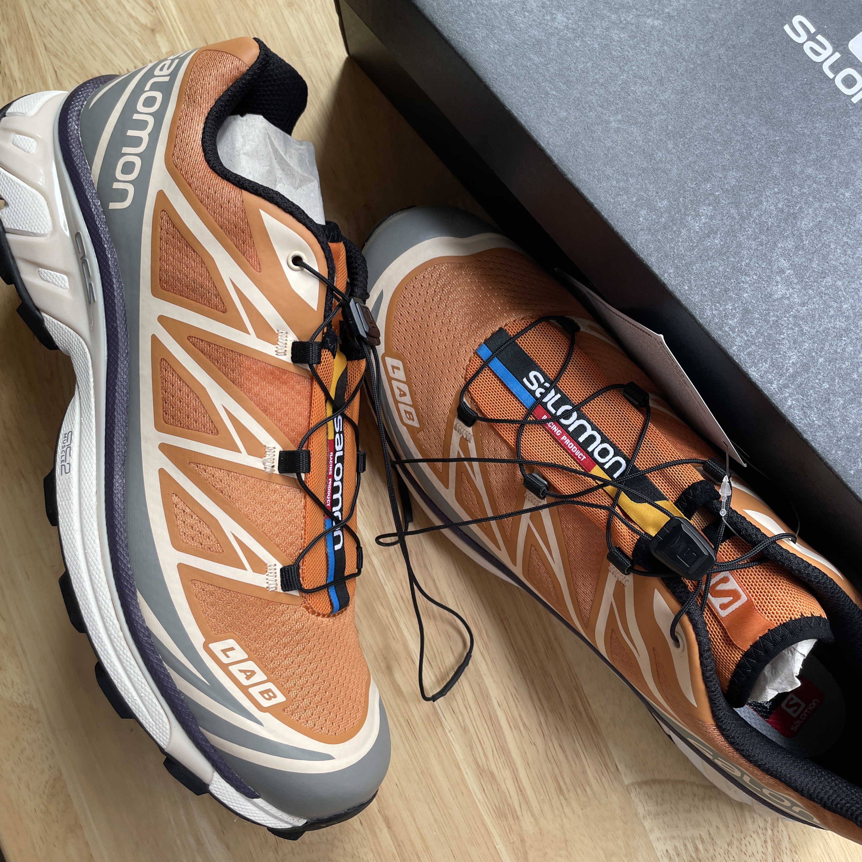 Salomon XT-6 Apricot Buff 착용 스타일