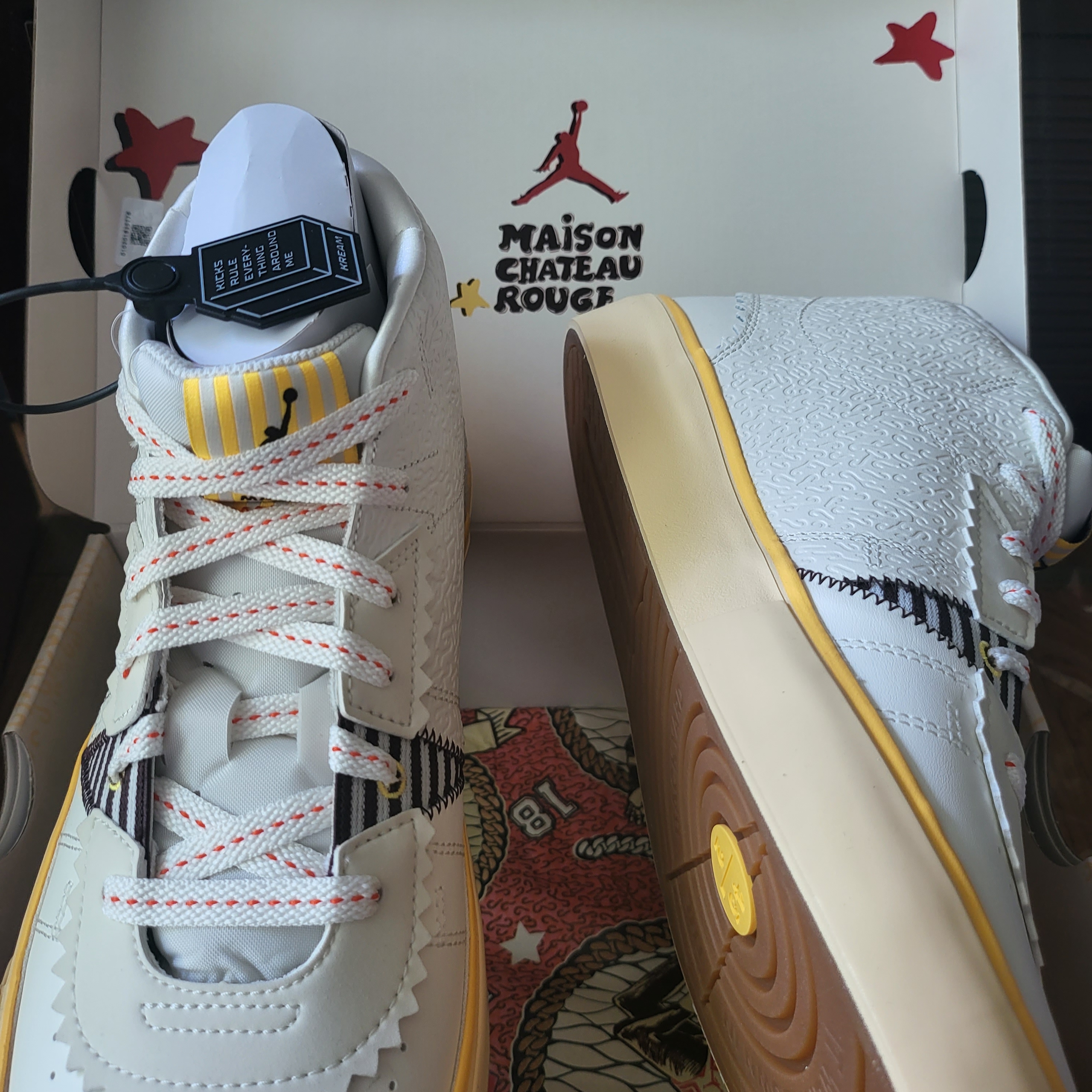 Jordan Series x Maison Chateau Rouge Mid SP Sail, Jordan 2 x Maison Chateau Rouge Retro SP Orange and Sail 착용 스타일 - 2