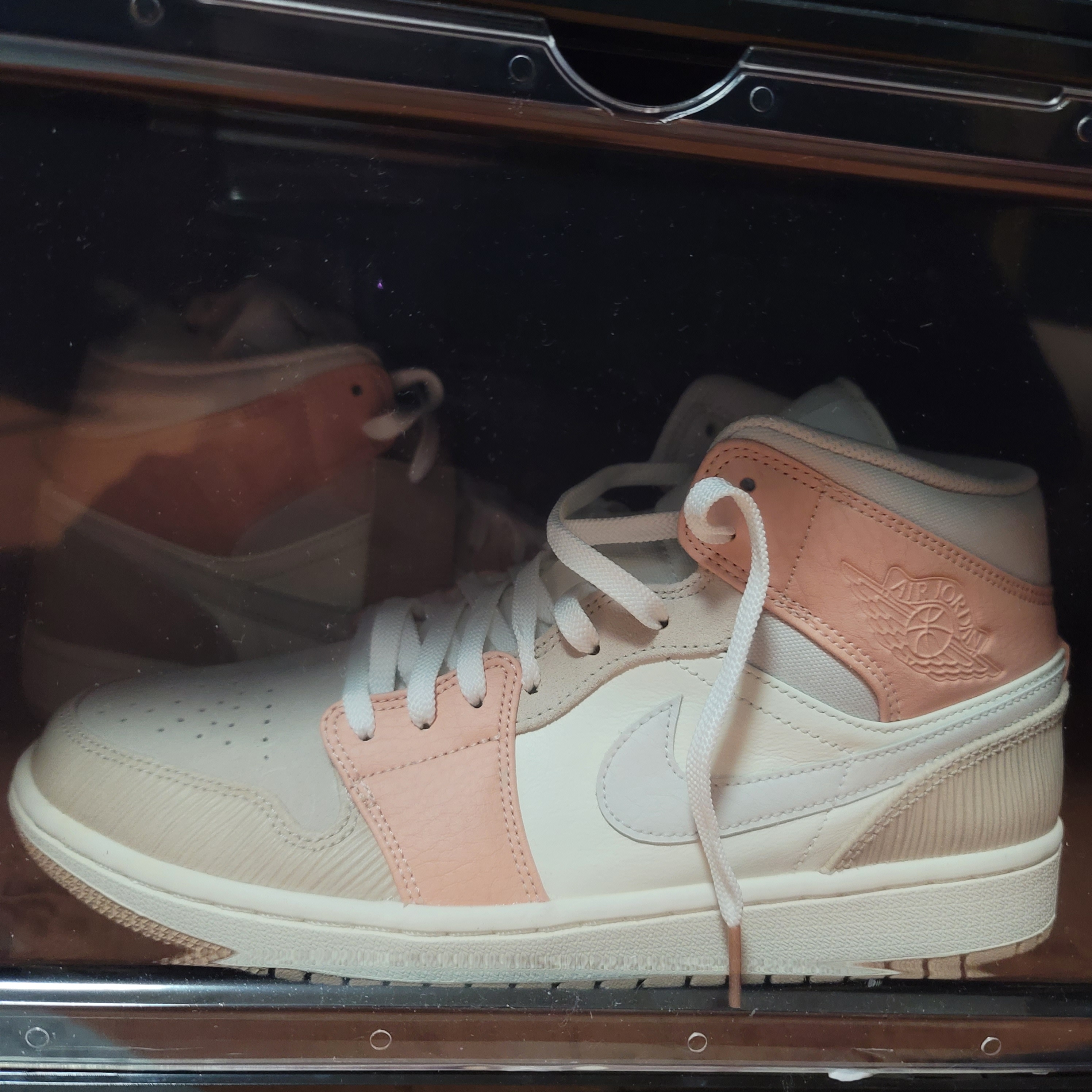 Jordan 1 Mid Milan 착용 스타일