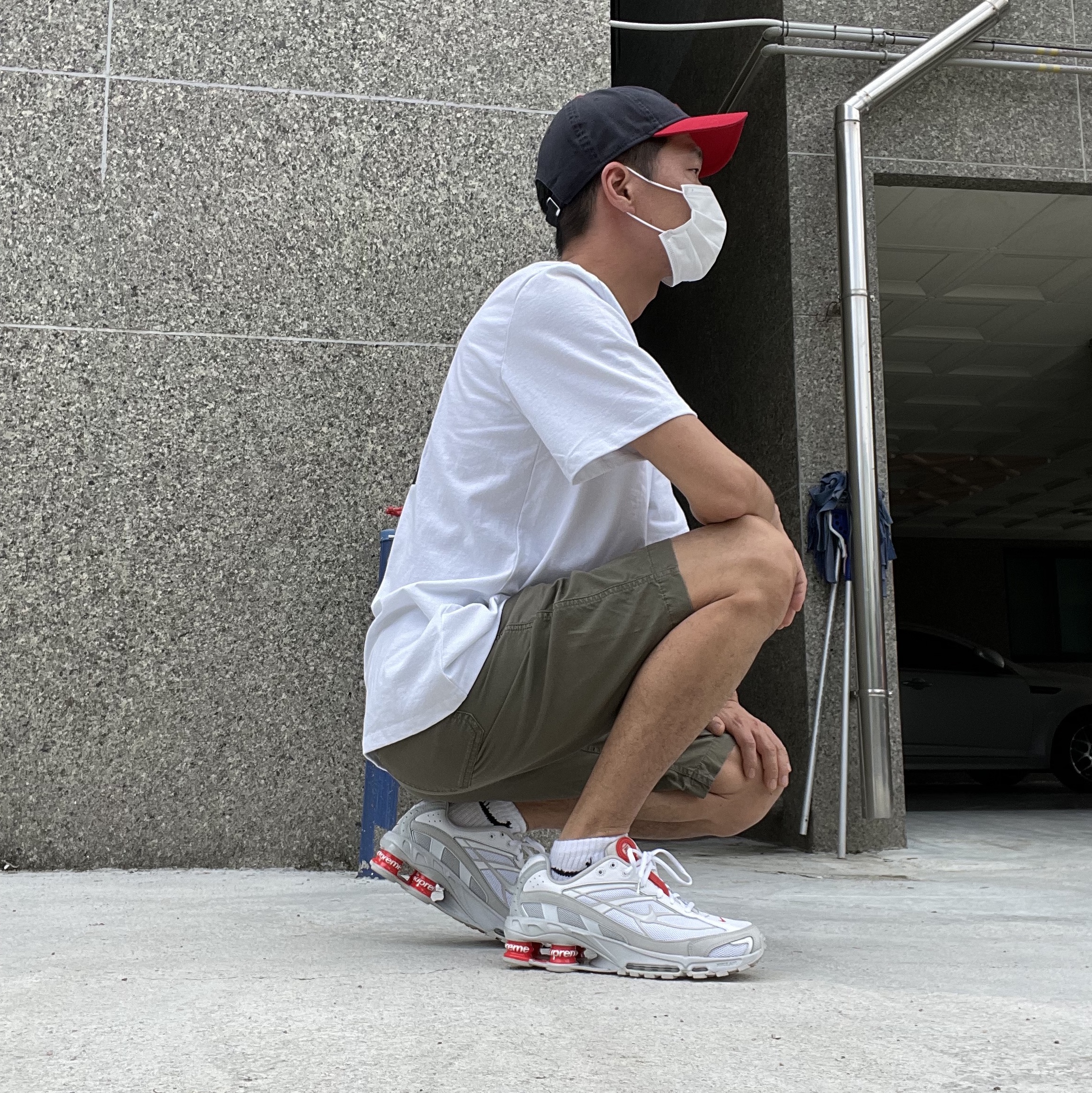 Nike x Supreme Shox Ride 2 SP White 착용 스타일 - 1
