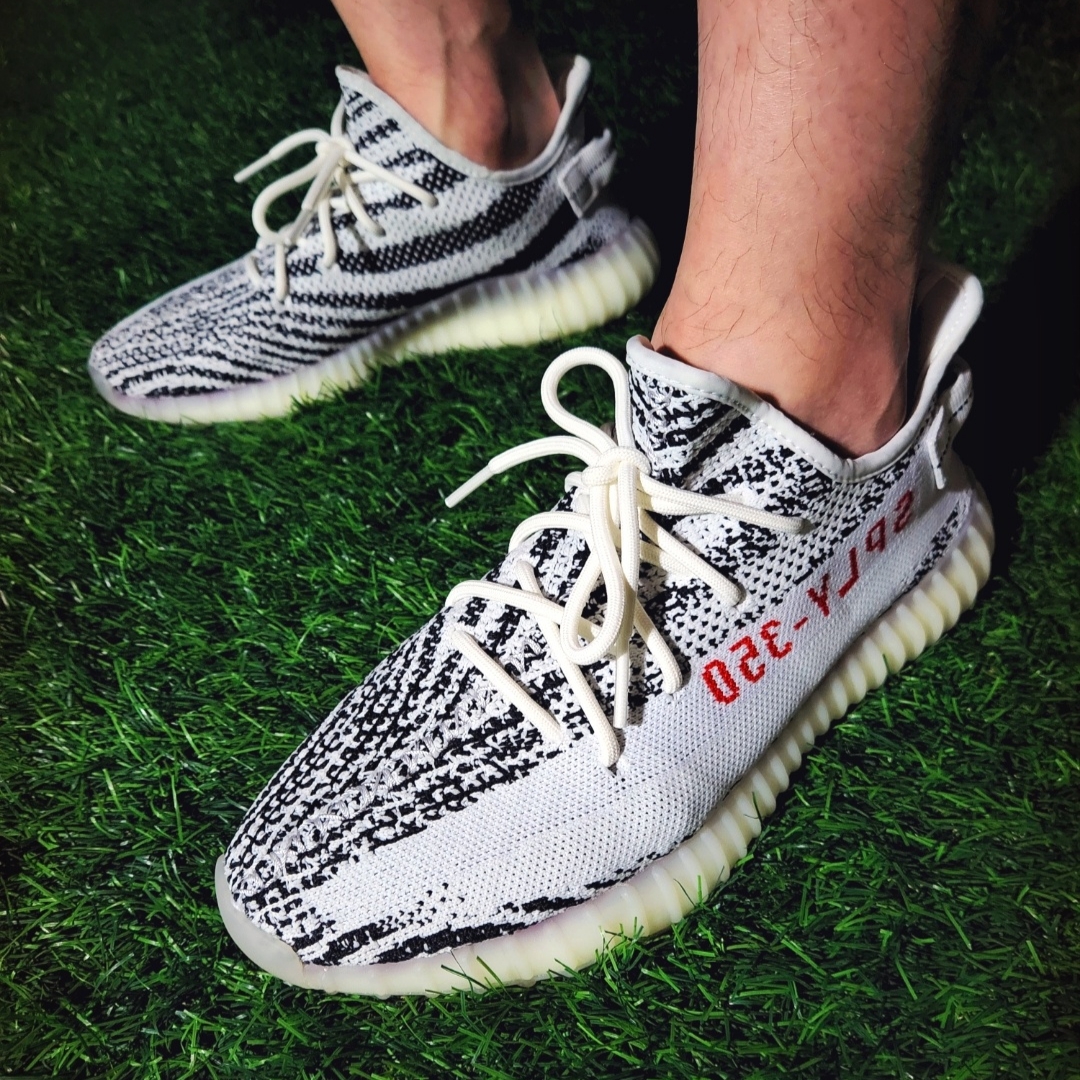 Adidas Yeezy Boost 350 V2 Zebra 2017/2019/2020 착용 스타일 - 5