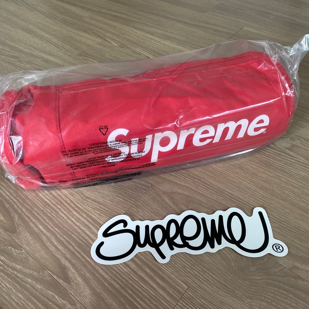 Supreme x Helinox Bench One Red - 22SS 착용 스타일