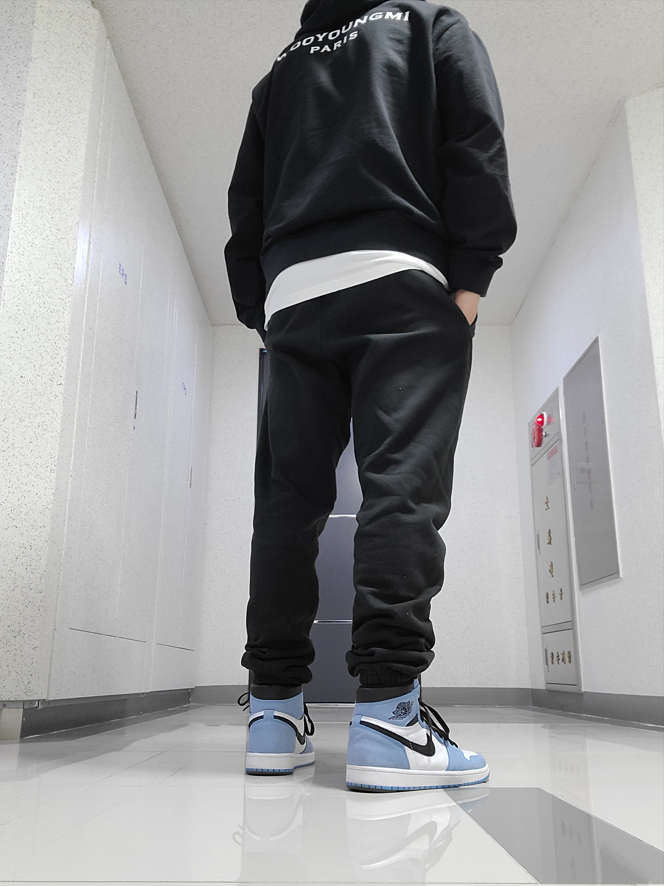 Jordan 1 Retro High OG University Blue, Wooyoungmi White Back Logo Hoodie Black - 22SS 착용 스타일 - 1