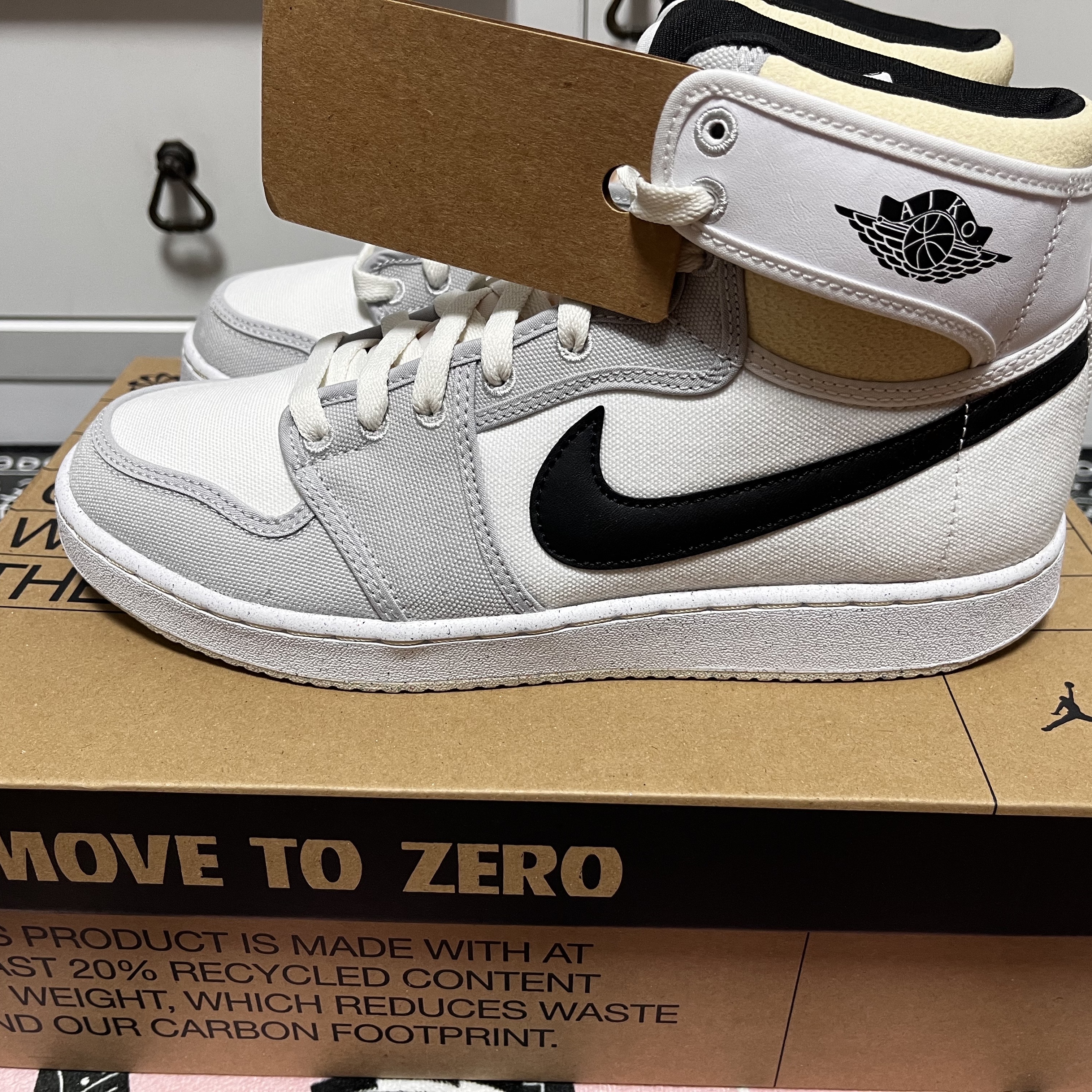 Jordan 1 KO White and Black 착용 스타일 - 1