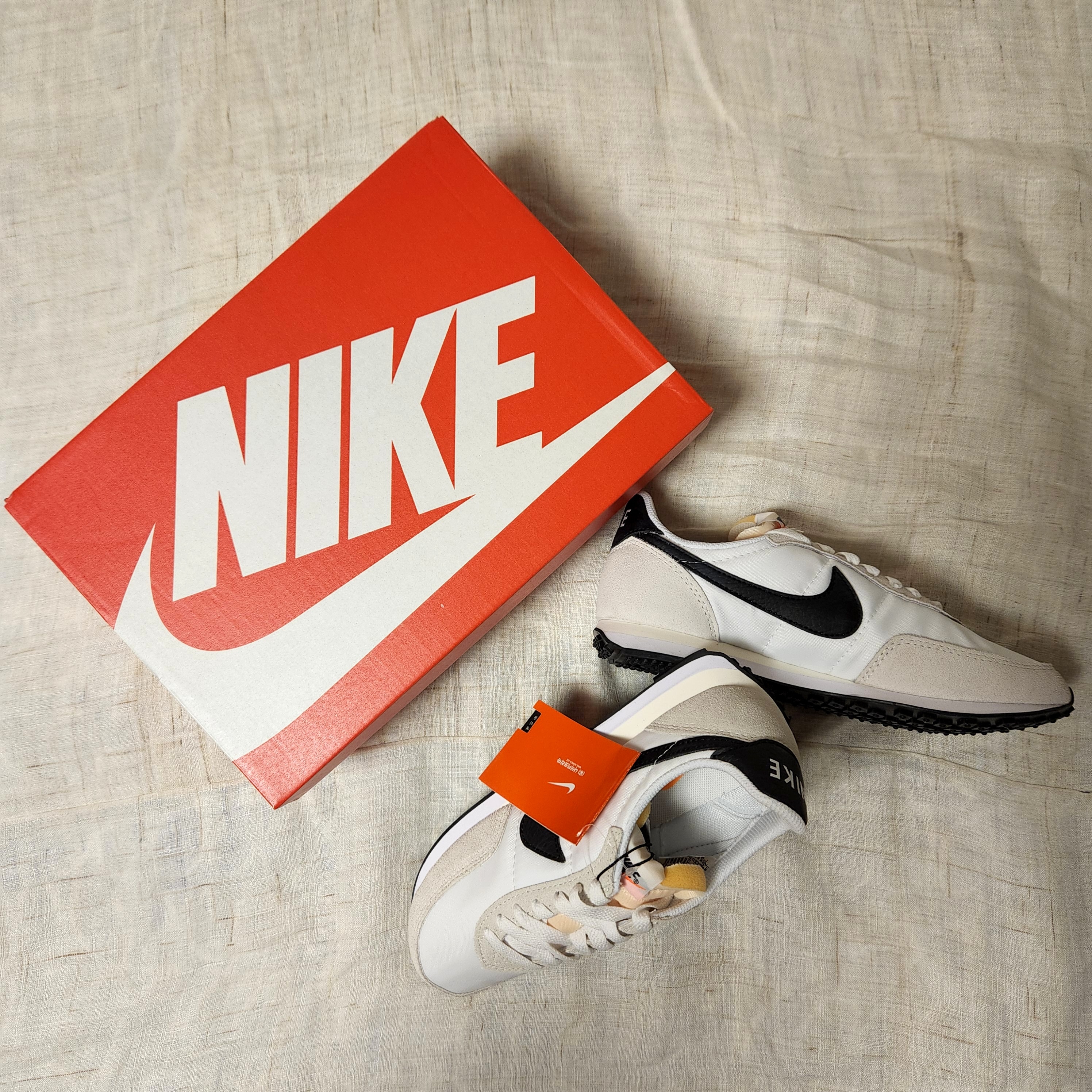 Nike Waffle Trainer 2 Black Sail 착용 스타일