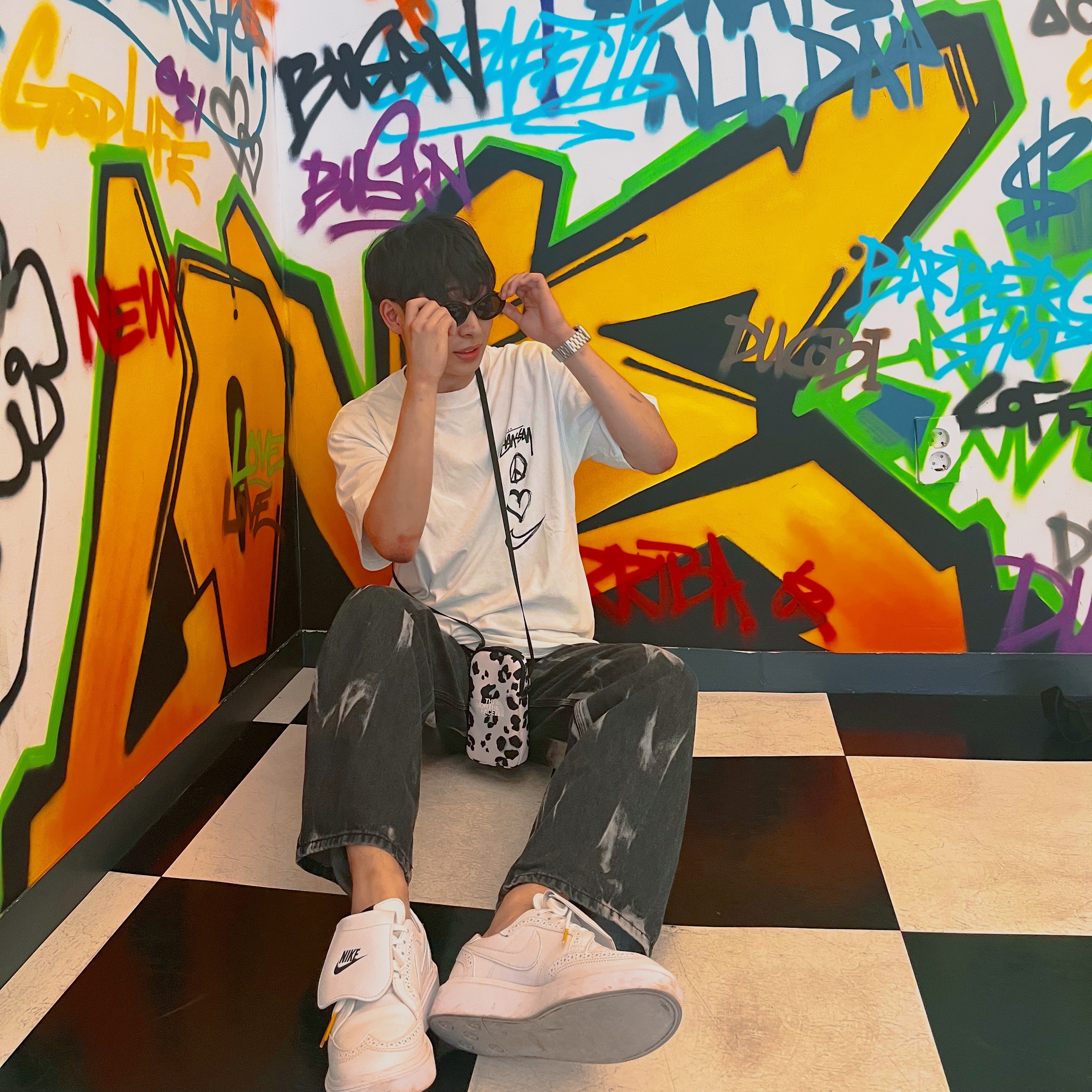 Nike x Stussy NRG RA T-Shirt Summit White (DM4942-121), Nike x Peaceminusone Kwondo1 White 착용 스타일 - 2