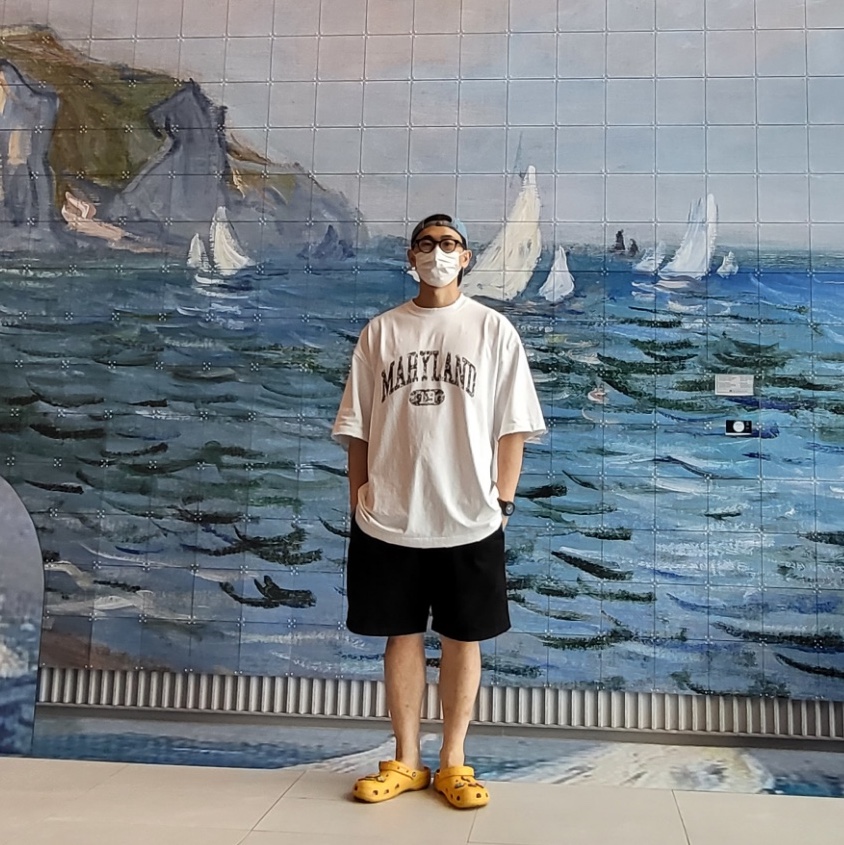 Crocs x Justin Bieber x Drew Classic Clog Canary 착용 스타일