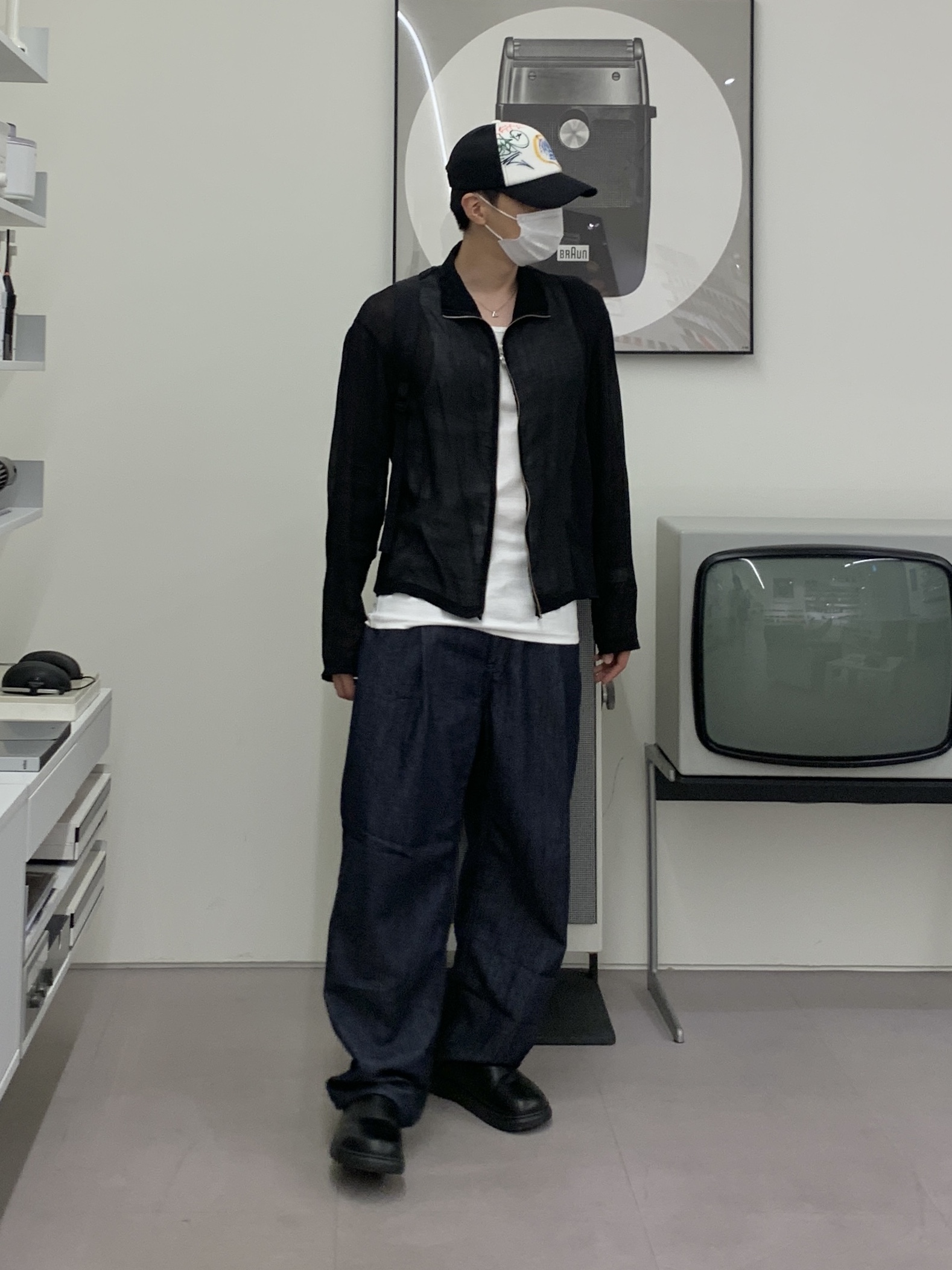 Our Legacy Shrunken Full zip Polo Rayon Plait Black, Our Legacy Slim Backpack Black Dense Liquid Nylon 착용 스타일 - 5