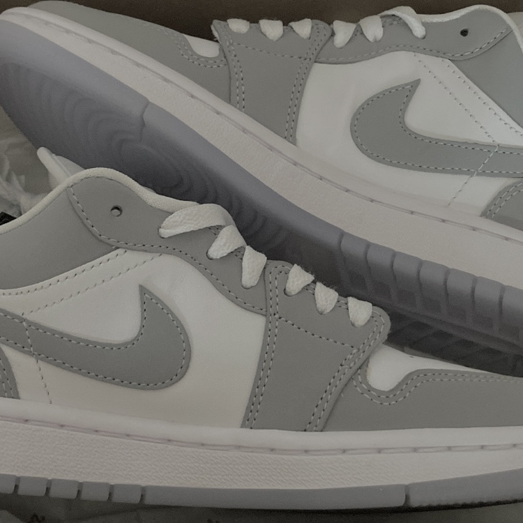(W) Jordan 1 Low White Wolf Grey 착용 스타일