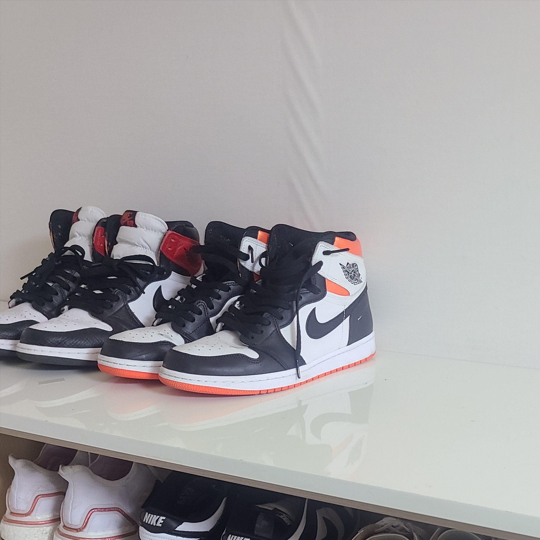 Jordan 1 Retro High OG Electro Orange, Jordan 1 Retro High OG Light Fusion Red 착용 스타일