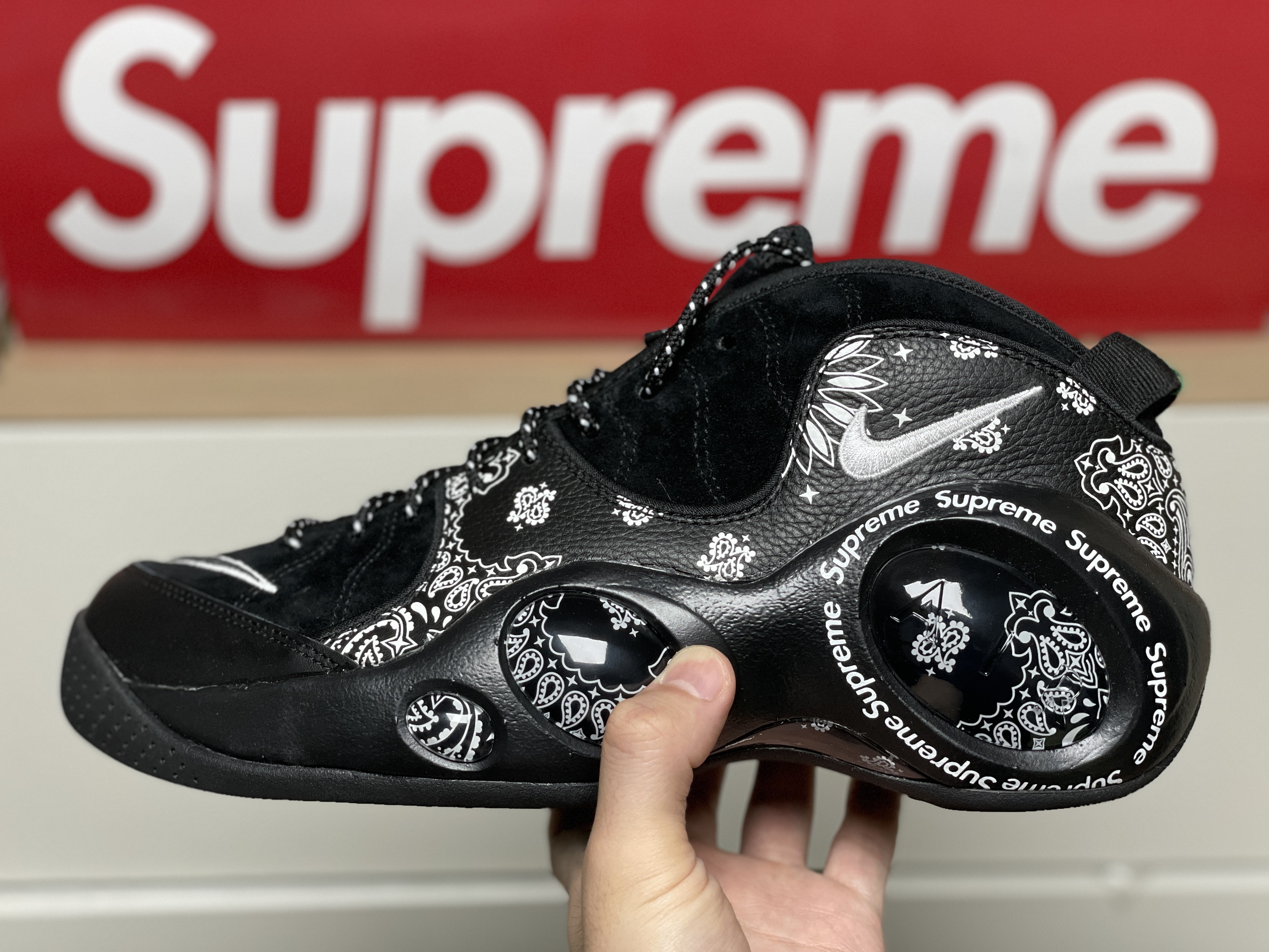 Nike x Supreme Air Zoom Flight 95 SP Black 착용 스타일